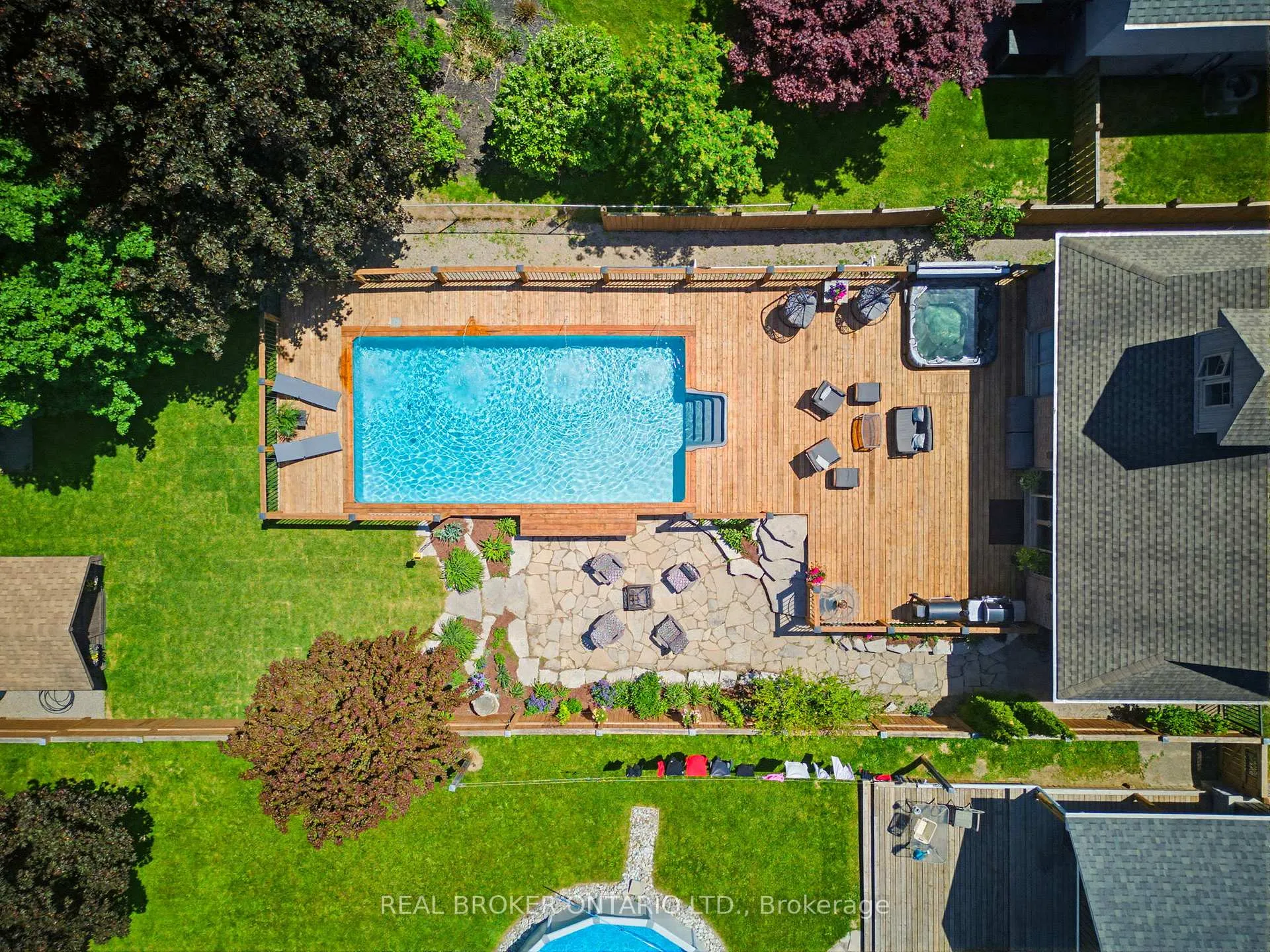 Photo 44 of 50 Cedar Street, Brant, Paris — HOMEH