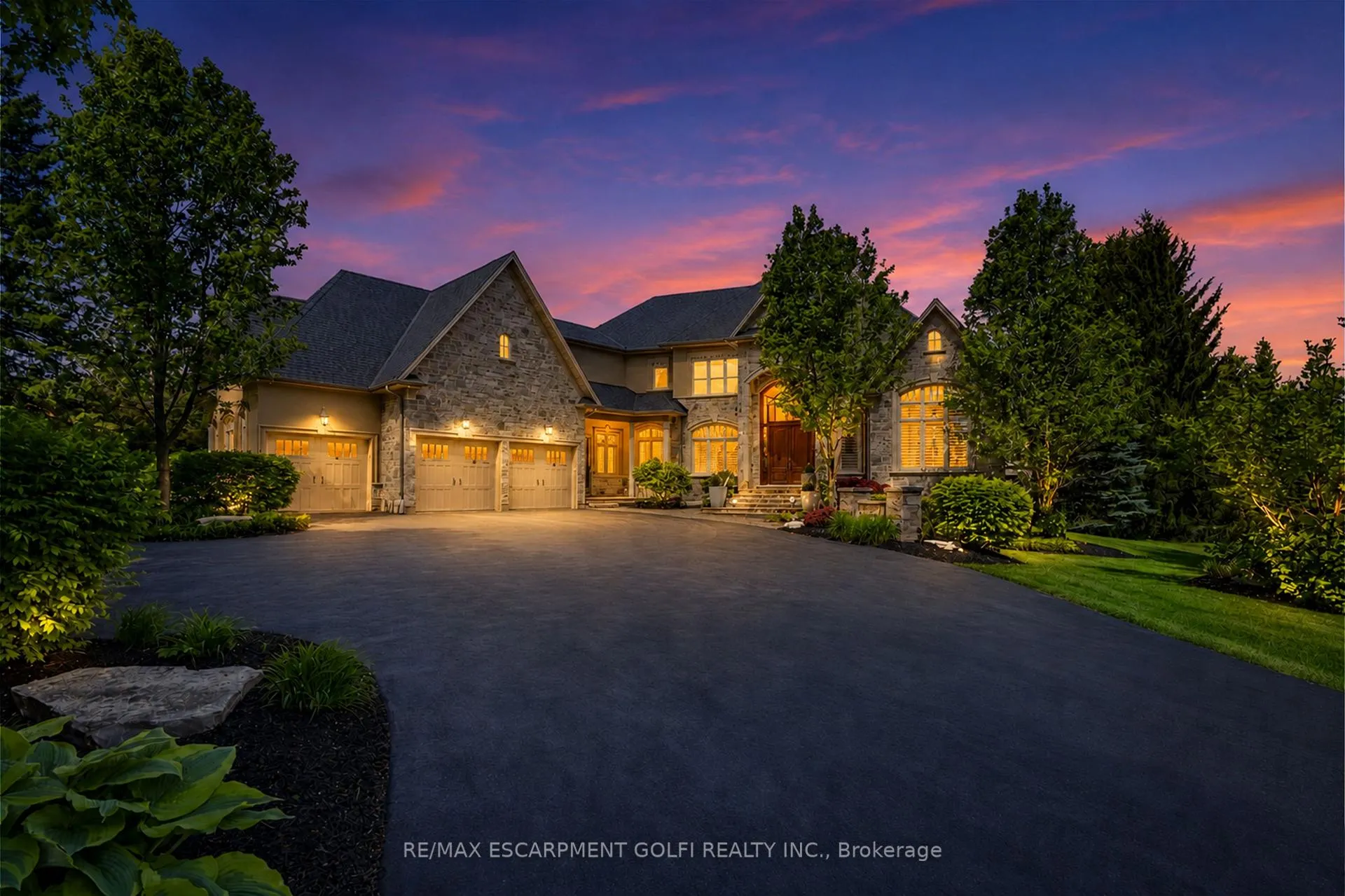 Photo 1 of 2319 Kilbride Street, Burlington, Rural Burlington — HOMEH