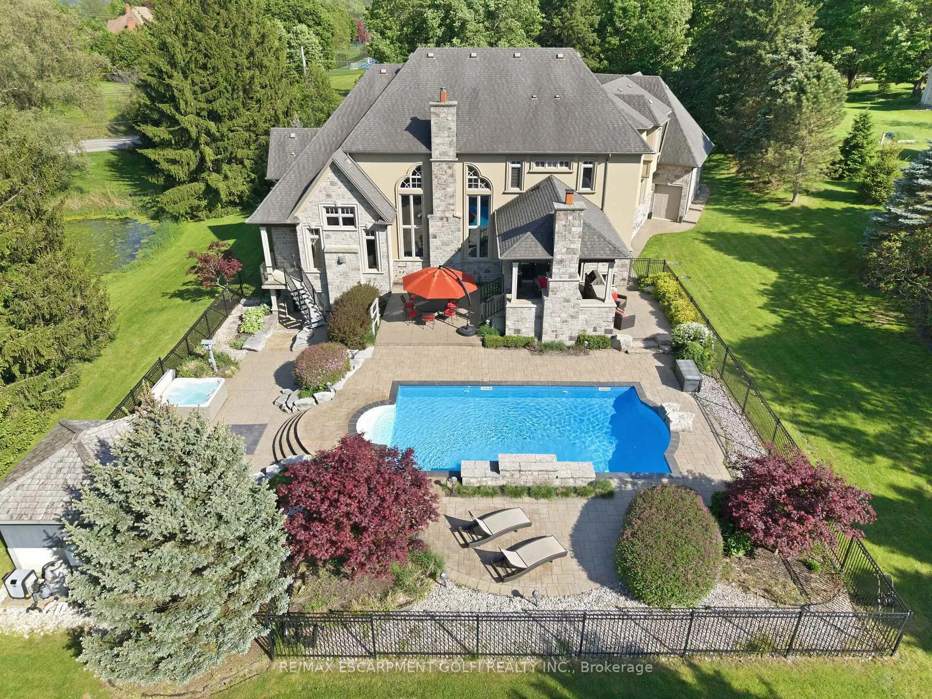 Photo 4 of 2319 Kilbride Street, Burlington, Rural Burlington — HOMEH