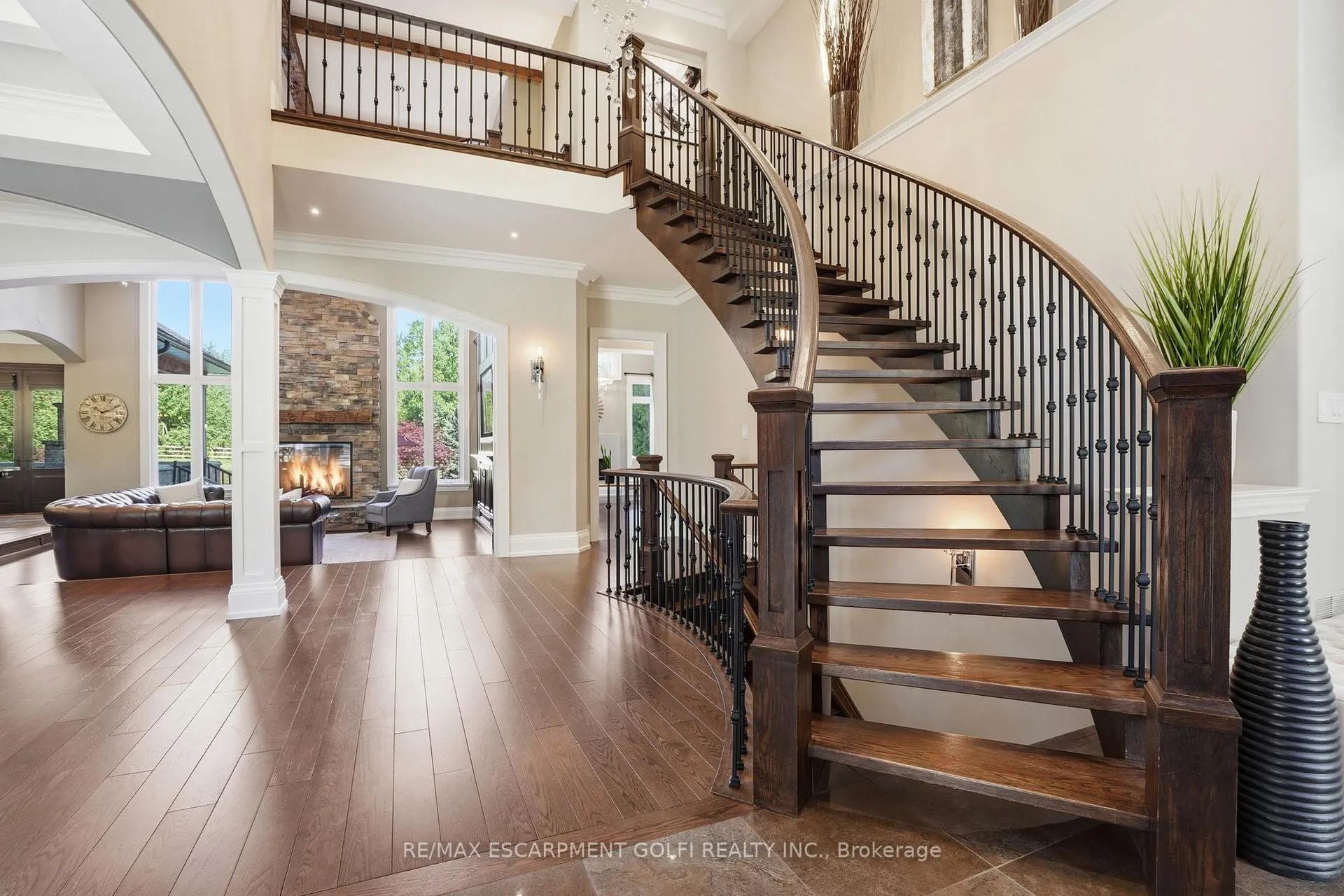 Photo 8 of 2319 Kilbride Street, Burlington, Rural Burlington — HOMEH