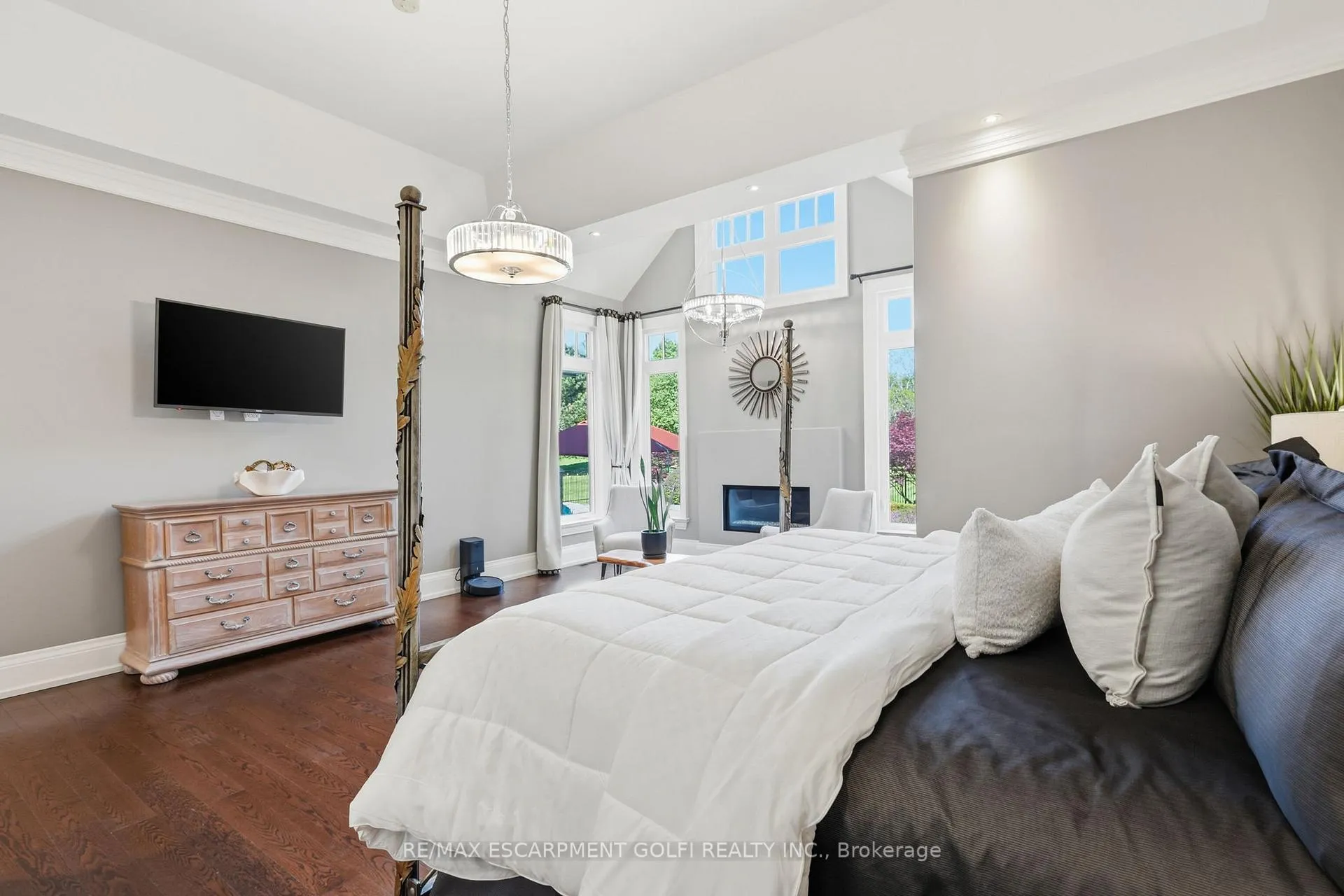 Photo 21 of 2319 Kilbride Street, Burlington, Rural Burlington — HOMEH
