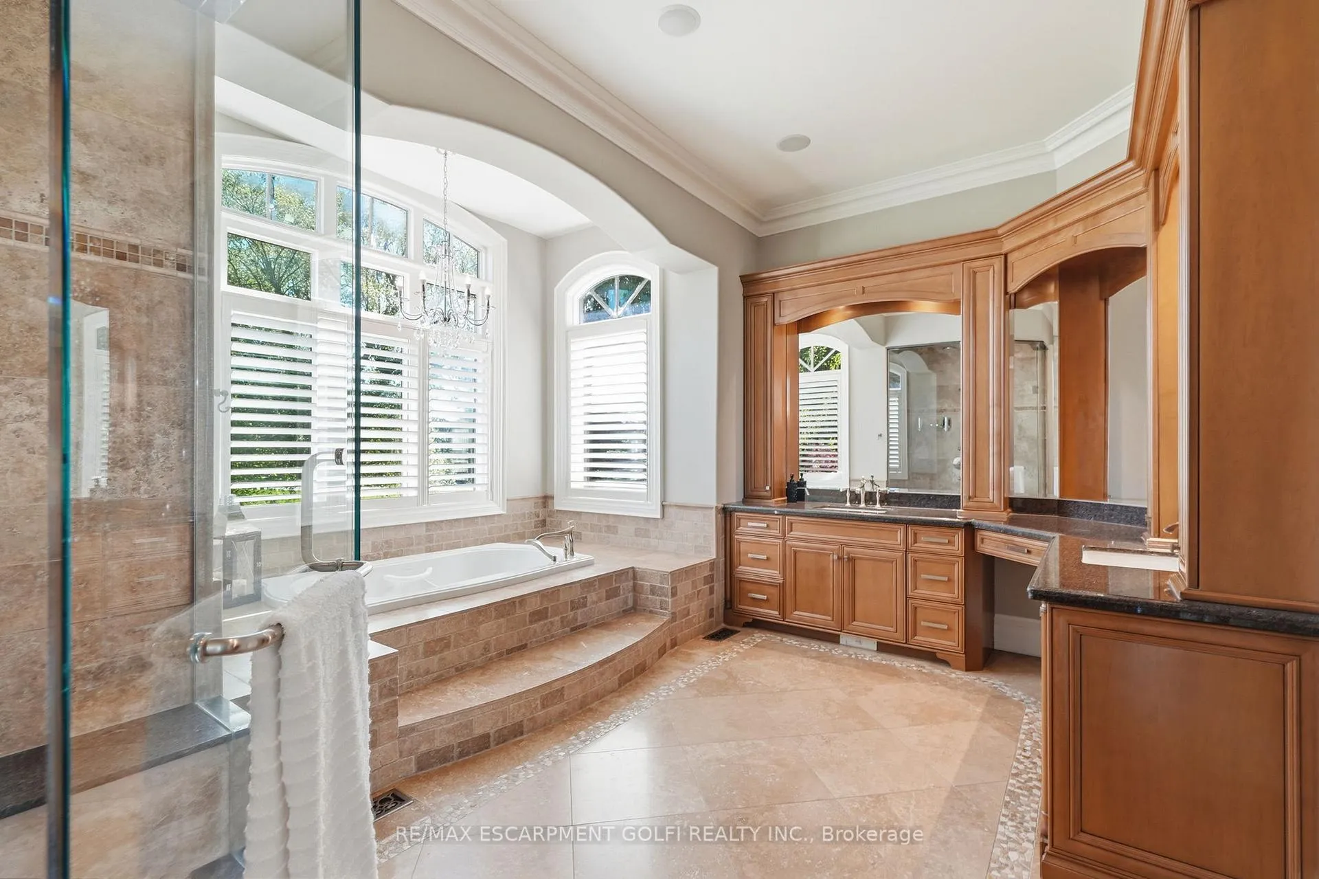 Photo 22 of 2319 Kilbride Street, Burlington, Rural Burlington — HOMEH