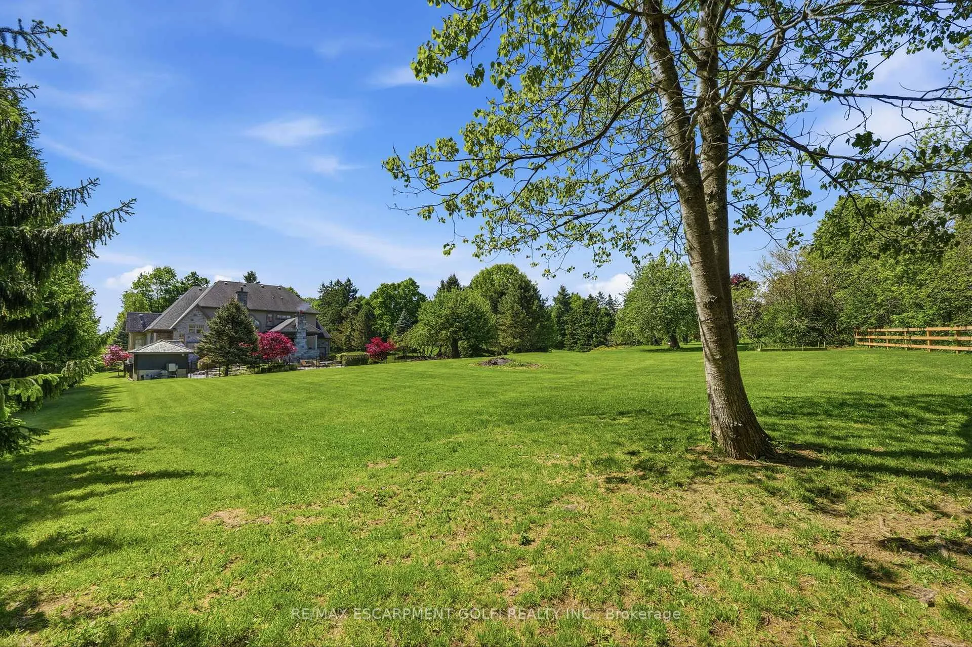 Photo 40 of 2319 Kilbride Street, Burlington, Rural Burlington — HOMEH