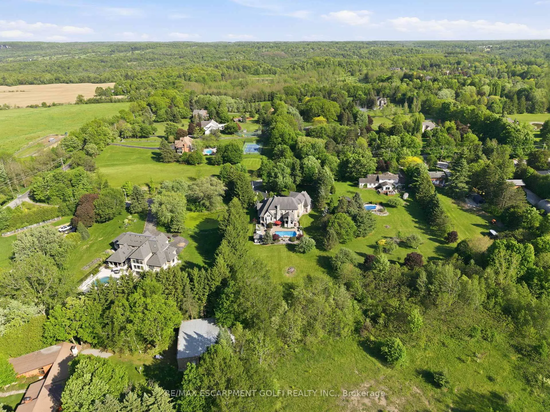 Photo 43 of 2319 Kilbride Street, Burlington, Rural Burlington — HOMEH