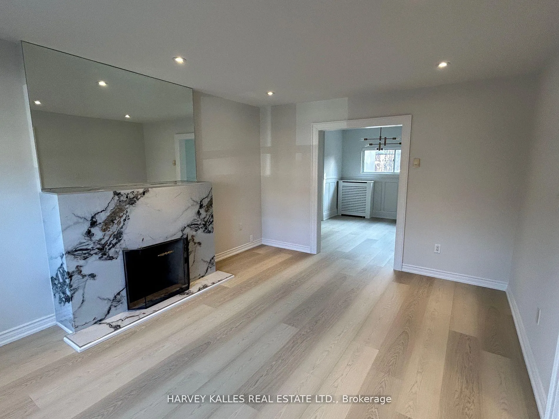 Photo 3 of 207 Old Orchard Grove, Toronto, Lawrence Park North — HOMEH