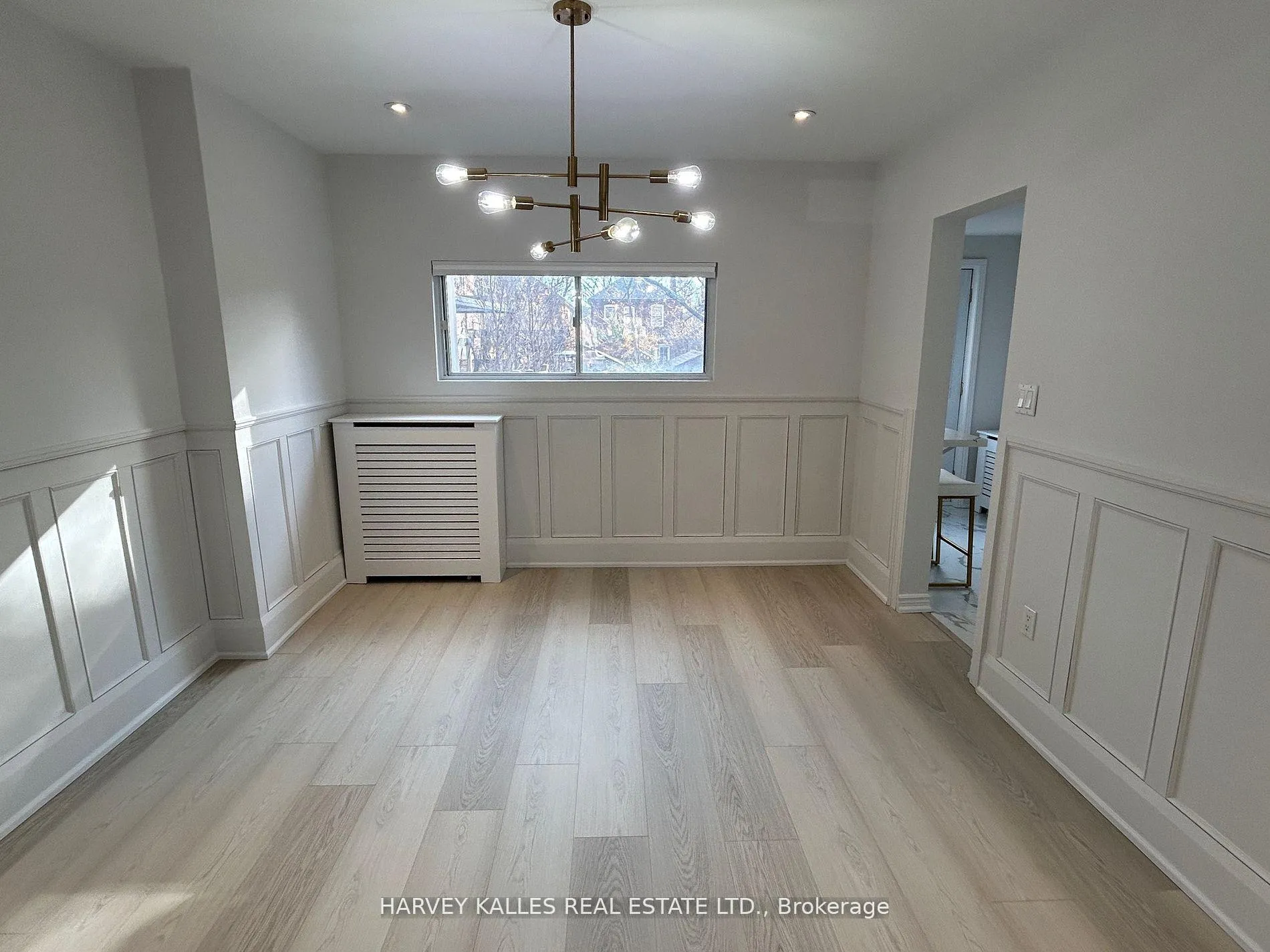Photo 4 of 207 Old Orchard Grove, Toronto, Lawrence Park North — HOMEH