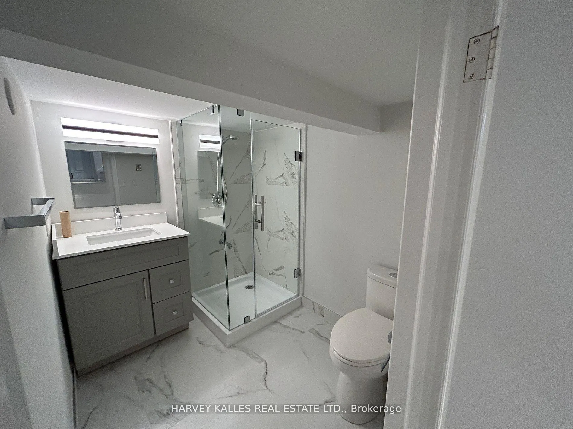 Photo 10 of 207 Old Orchard Grove, Toronto, Lawrence Park North — HOMEH
