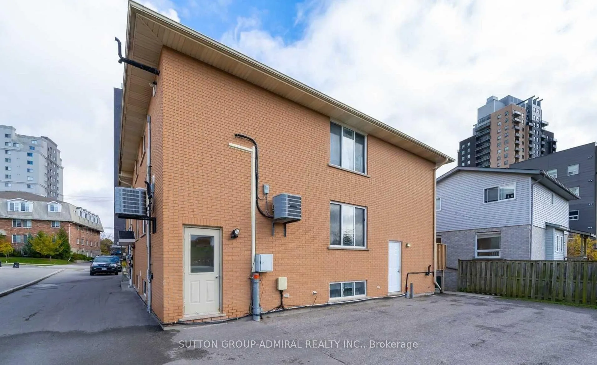 Photo 3 of 331 Spruce Street, Waterloo, Beechwood/University — HOMEH