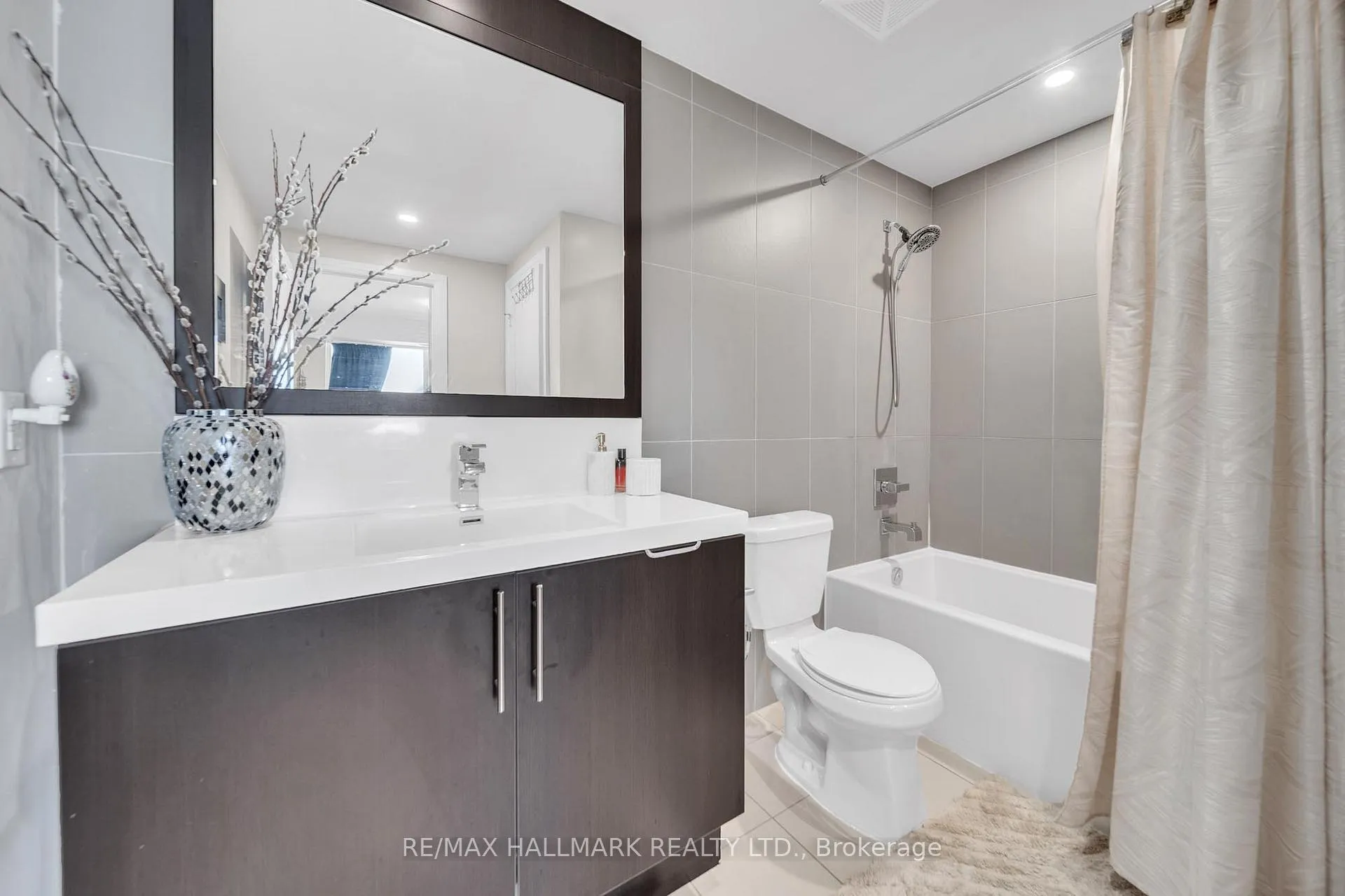 Photo 10 of Unit 4022, 5 Sheppard Avenue E, North York, Willowdale East — HOMEH