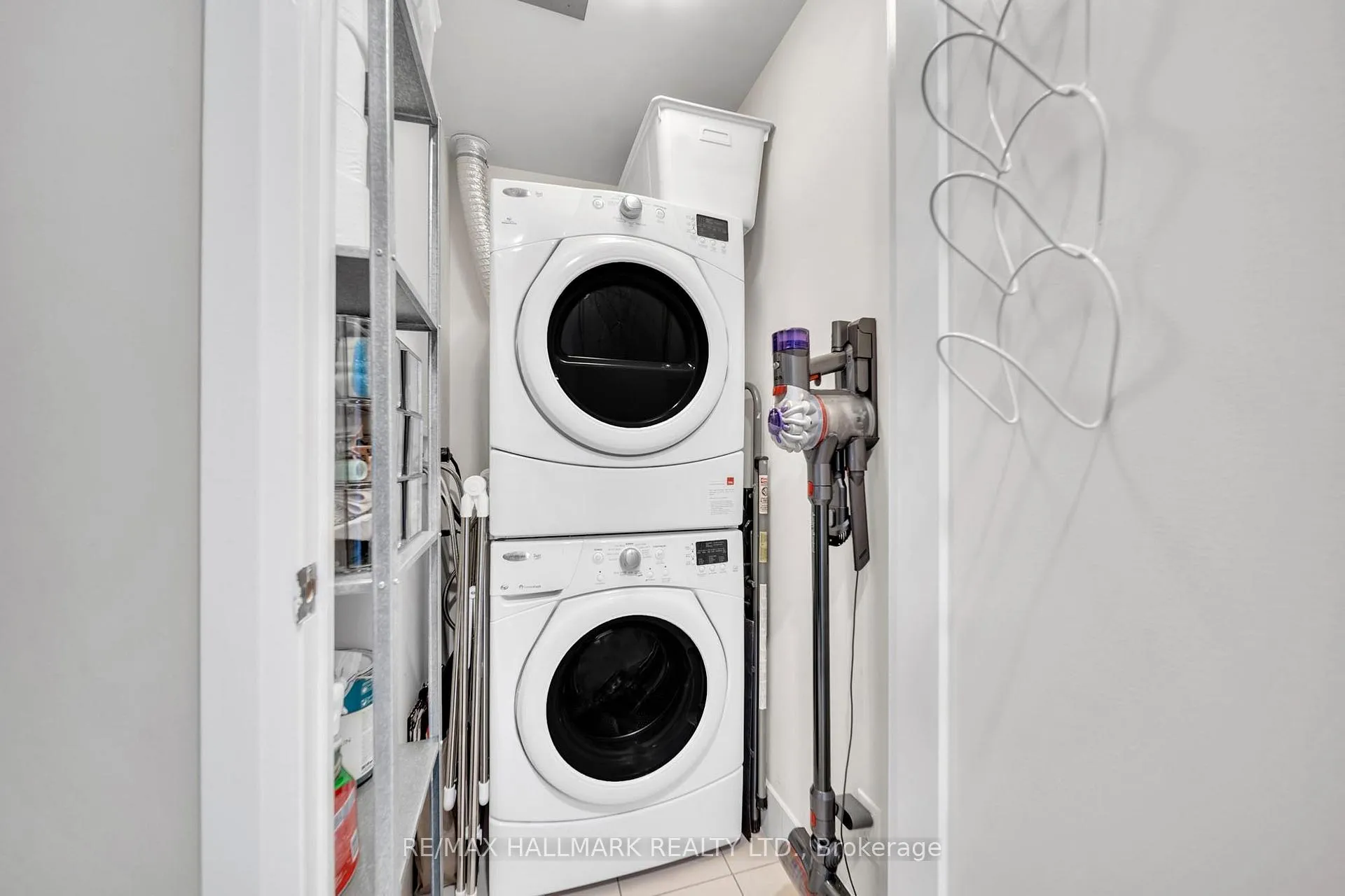 Photo 14 of Unit 4022, 5 Sheppard Avenue E, North York, Willowdale East — HOMEH
