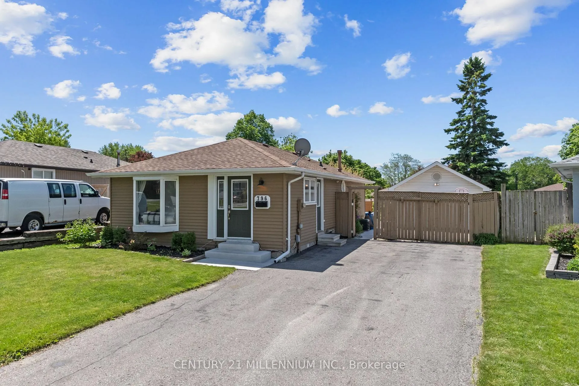 Photo 1 of 796 Grandview Drive, Oshawa, Donevan — HOMEH