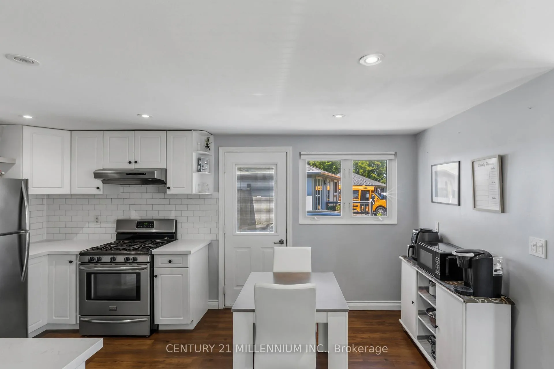 Photo 10 of 796 Grandview Drive, Oshawa, Donevan — HOMEH