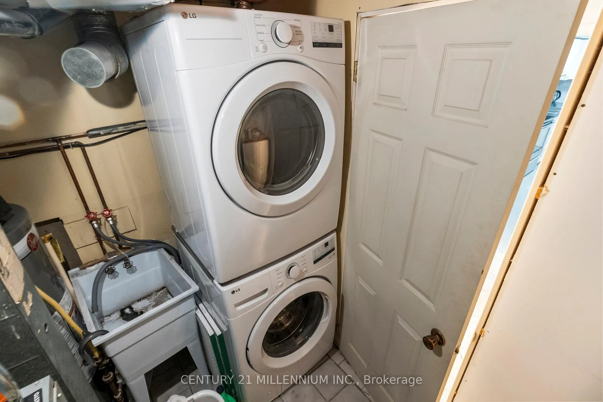 Photo 38 of 796 Grandview Drive, Oshawa, Donevan — HOMEH