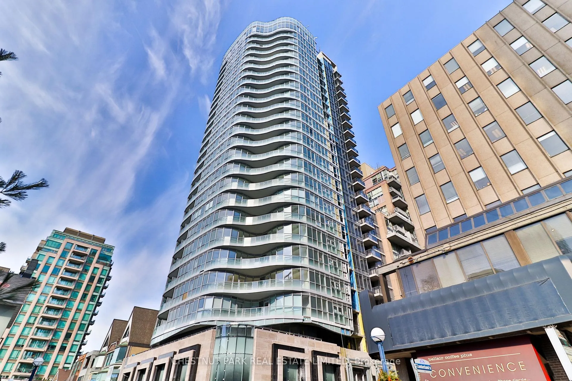 Front of Unit 1606, 88 Cumberland Street