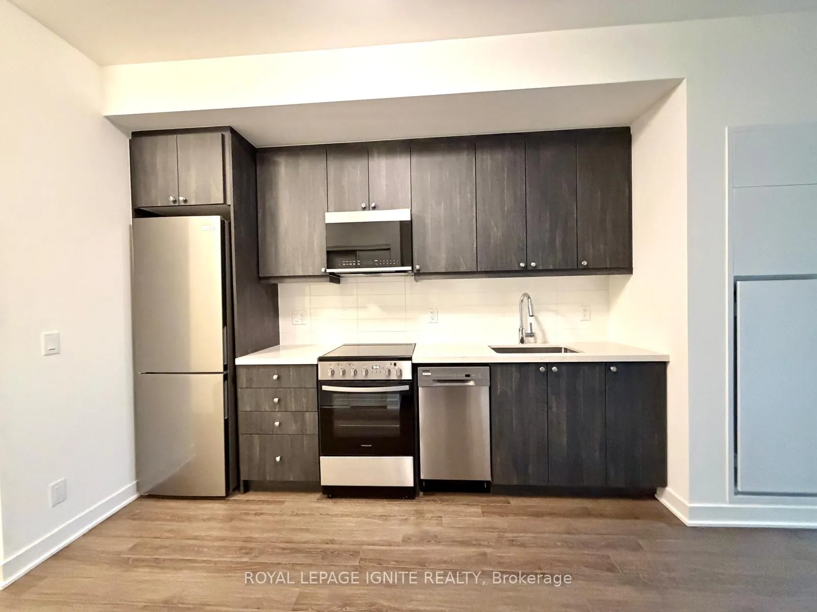 Photo 9 of Unit 113, 51 Clarington Boulevard, Clarington, Bowmanville — HOMEH