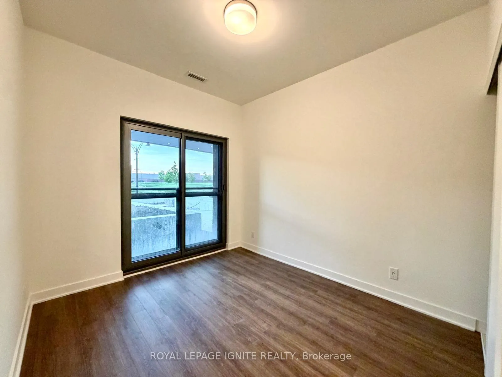 Photo 11 of Unit 113, 51 Clarington Boulevard, Clarington, Bowmanville — HOMEH