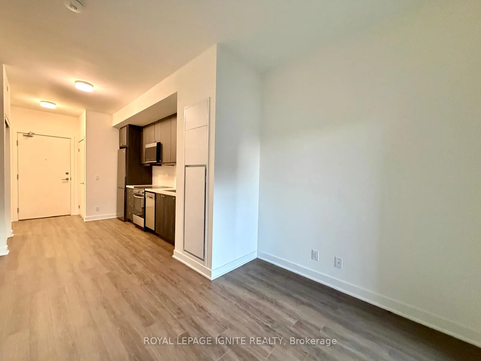 Photo 14 of Unit 113, 51 Clarington Boulevard, Clarington, Bowmanville — HOMEH