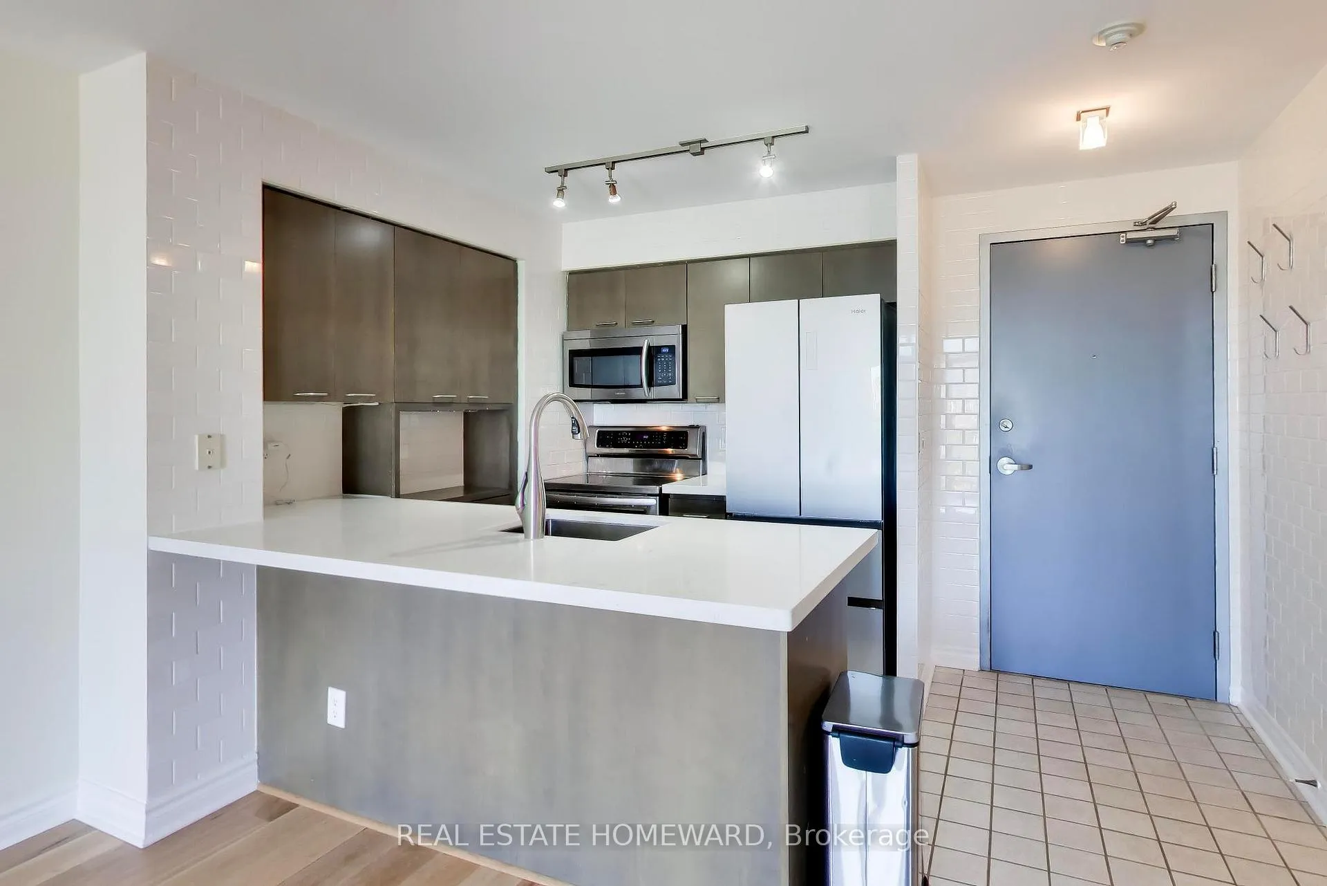 Photo 5 of Unit PH10, 255 Richmond Street E, Toronto, Moss Park — HOMEH