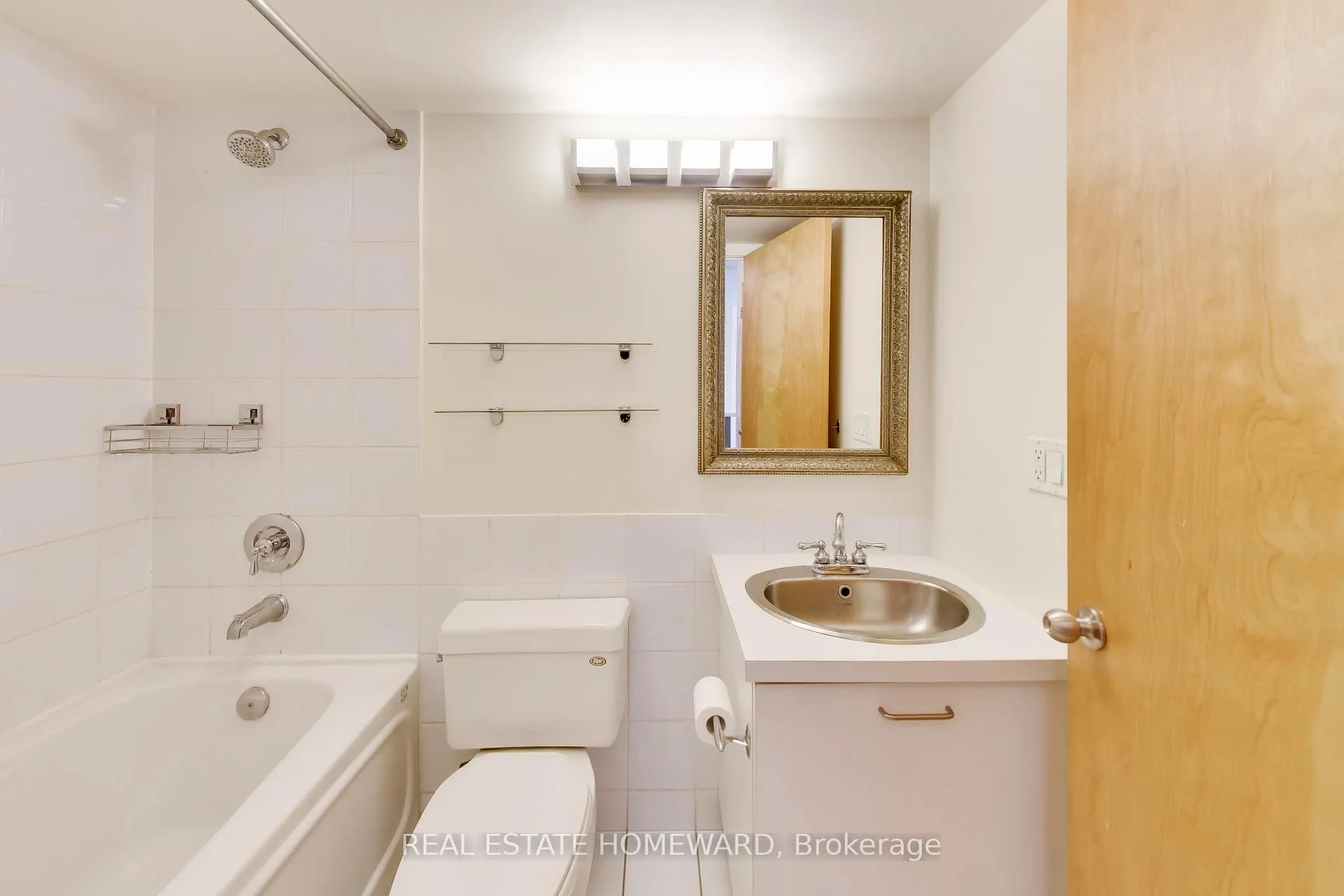 Photo 8 of Unit PH10, 255 Richmond Street E, Toronto, Moss Park — HOMEH