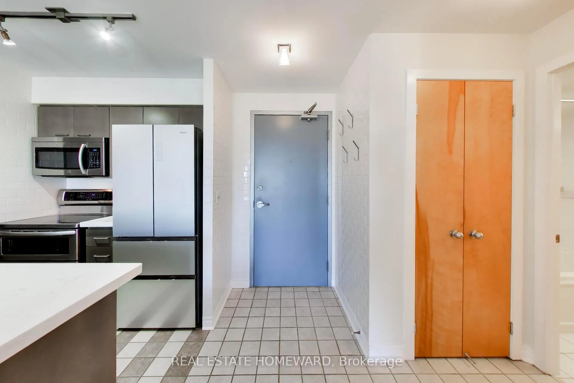 Photo 9 of Unit PH10, 255 Richmond Street E, Toronto, Moss Park — HOMEH