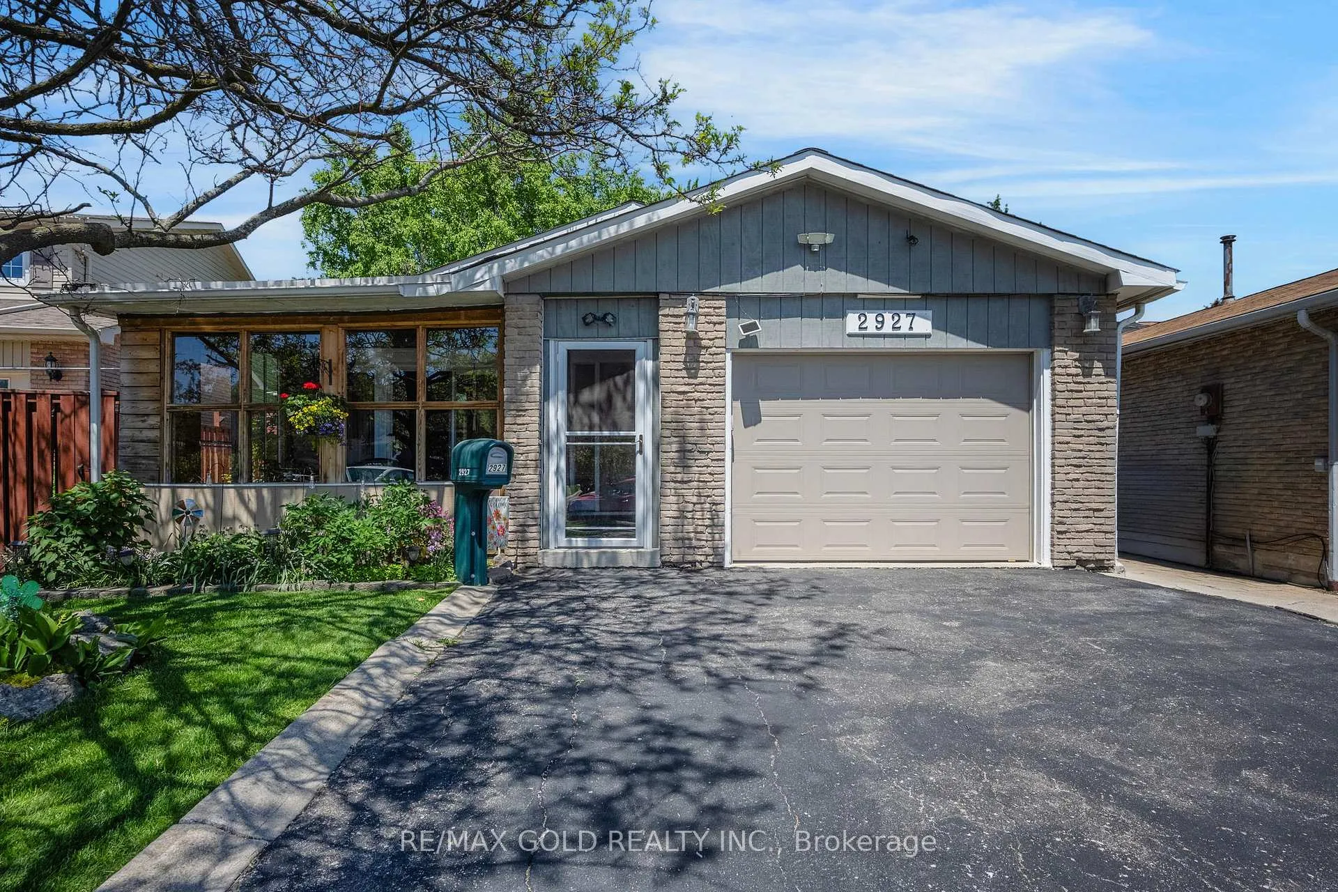 Photo 1 of 2927 Arles Mews, Mississauga, Meadowvale — HOMEH
