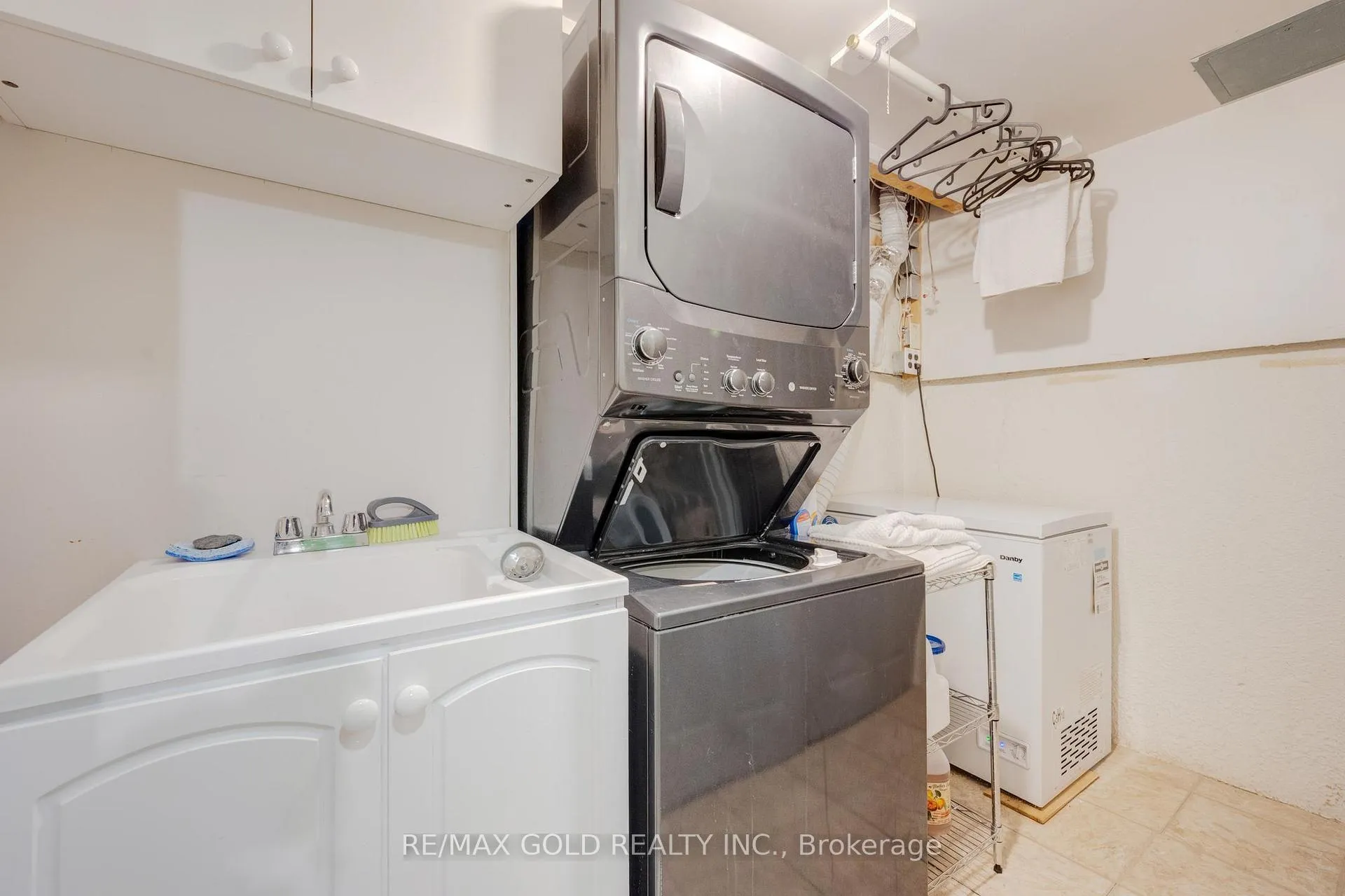 Photo 40 of 2927 Arles Mews, Mississauga, Meadowvale — HOMEH