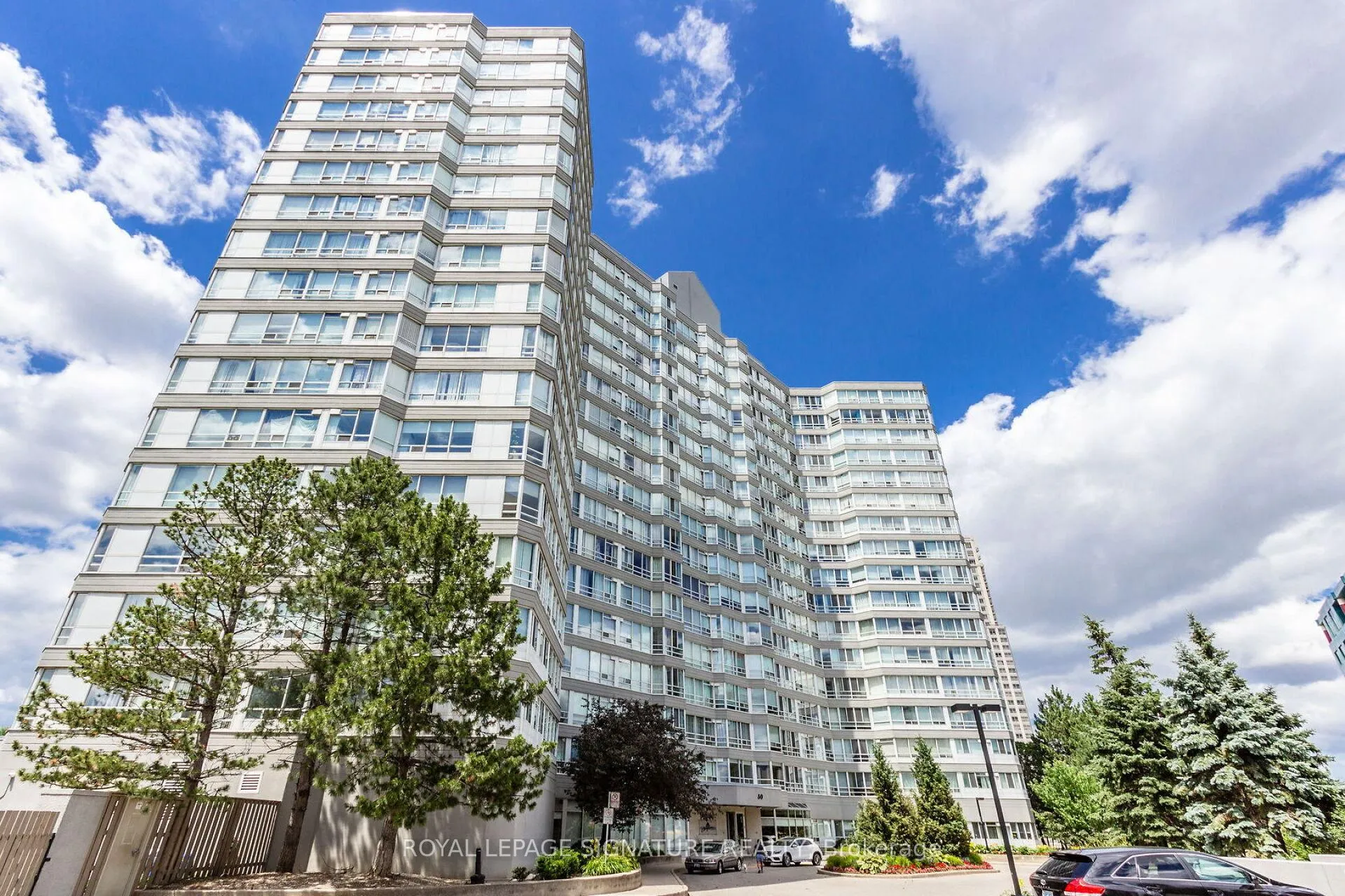 Front of Unit 515, 50 Kingsbridge Garden Circle