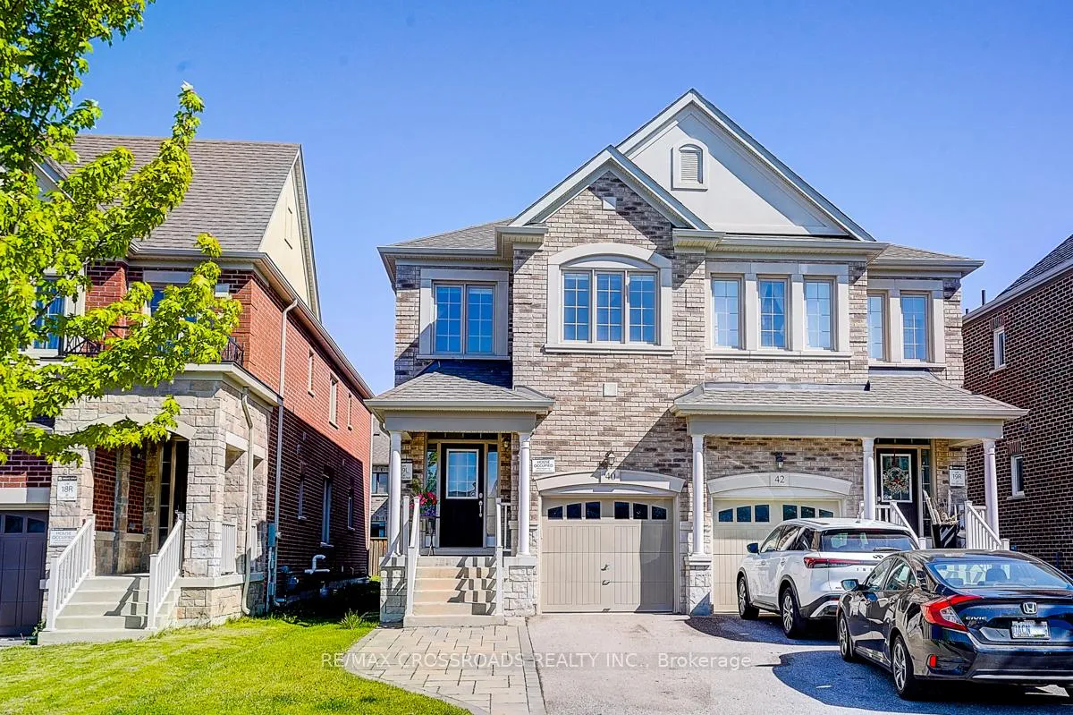 Photo 1 of 40 Deer Pass Road, East Gwillimbury, Sharon — HOMEH