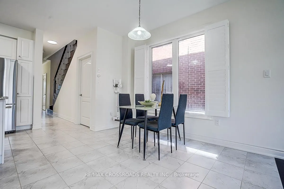 Photo 20 of 40 Deer Pass Road, East Gwillimbury, Sharon — HOMEH