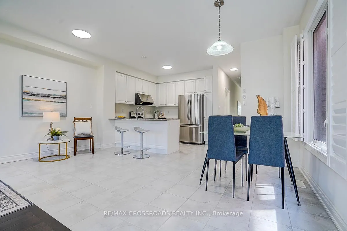 Photo 21 of 40 Deer Pass Road, East Gwillimbury, Sharon — HOMEH