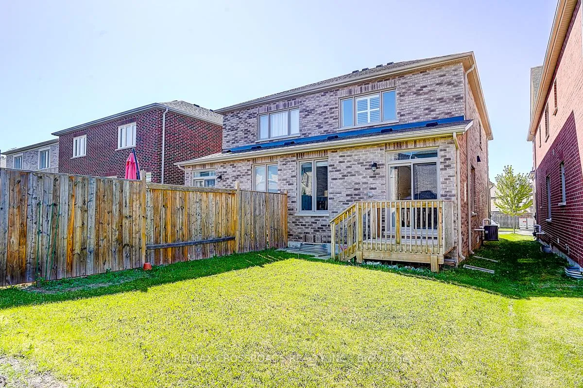 Photo 47 of 40 Deer Pass Road, East Gwillimbury, Sharon — HOMEH