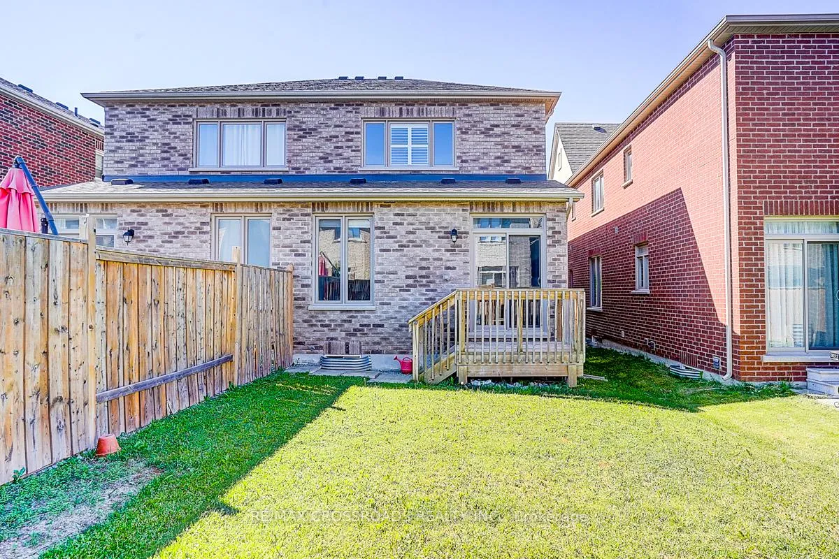 Photo 48 of 40 Deer Pass Road, East Gwillimbury, Sharon — HOMEH