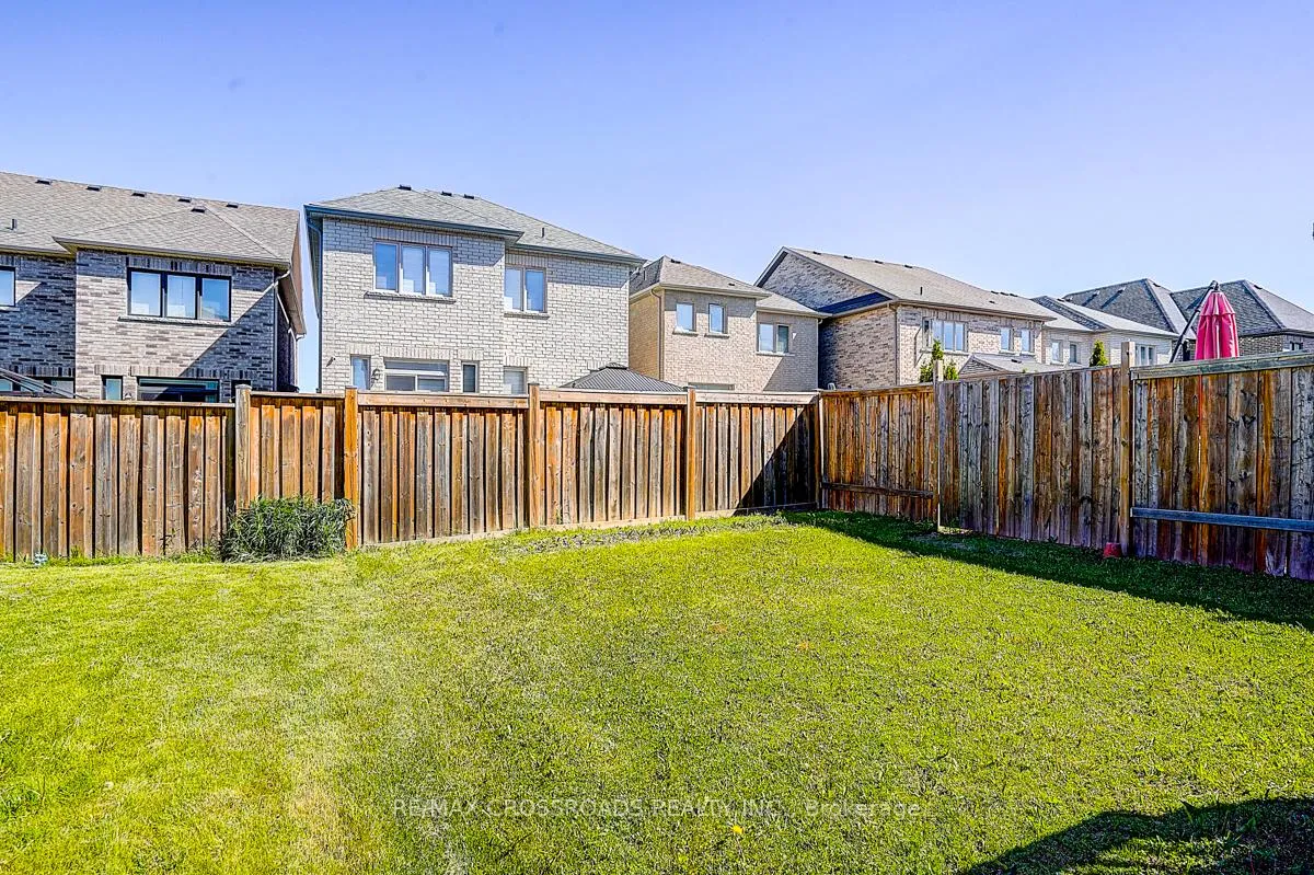 Photo 49 of 40 Deer Pass Road, East Gwillimbury, Sharon — HOMEH