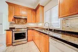 Photo 4 of 166 Bur Oak Avenue, Markham, Berczy — HOMEH