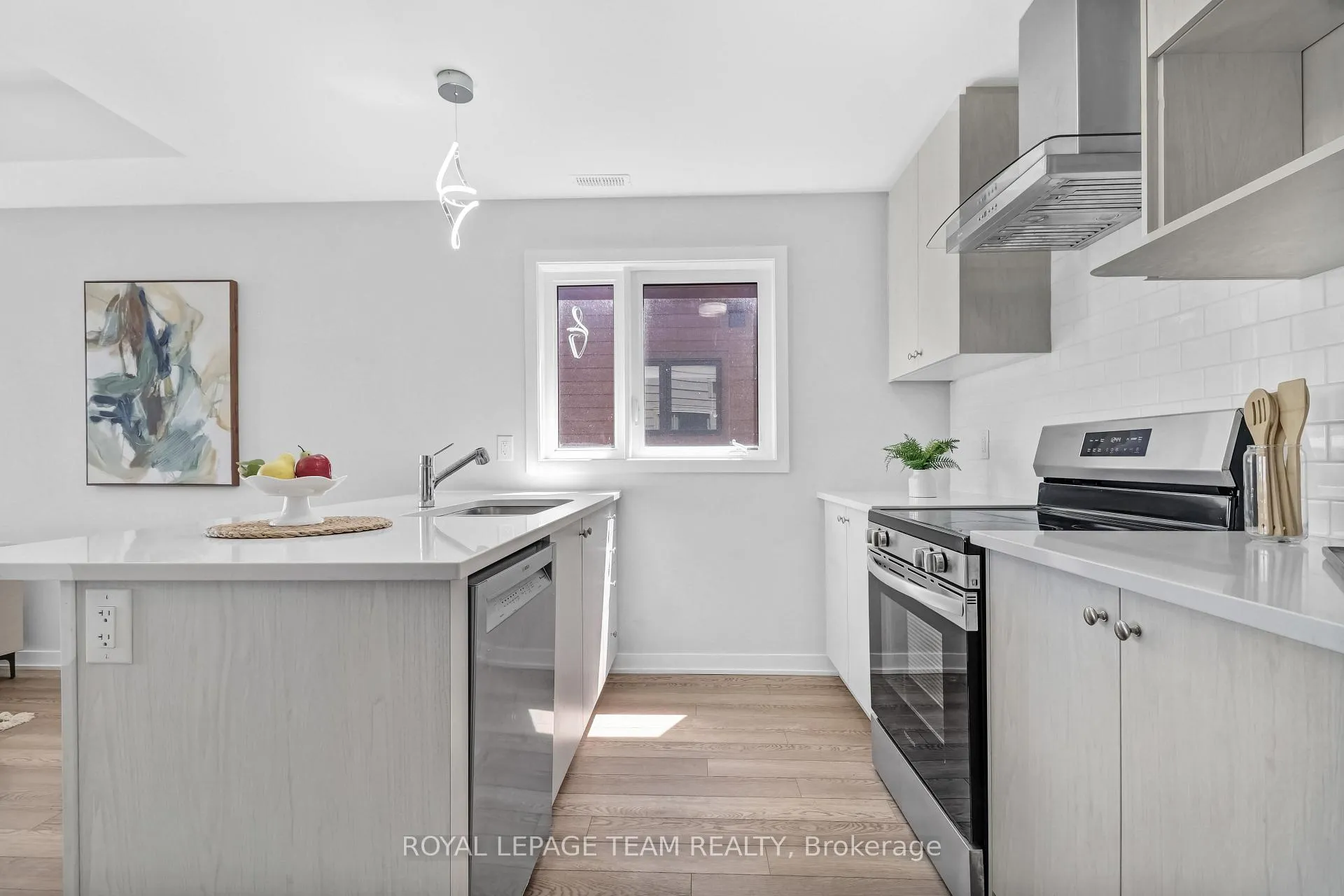 Photo 11 of 416 Parnian Private, Ottawa, Barrhaven - Half Moon Bay — HOMEH