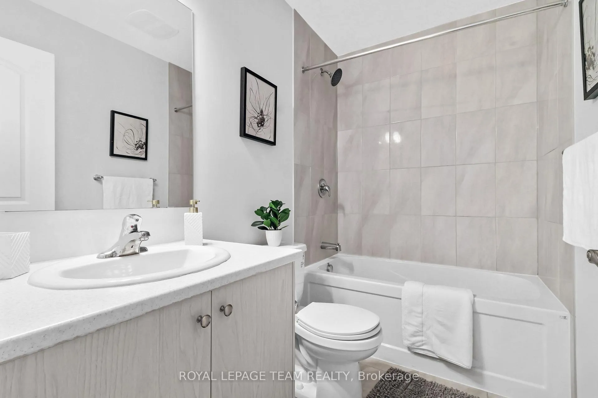 Photo 17 of 416 Parnian Private, Ottawa, Barrhaven - Half Moon Bay — HOMEH