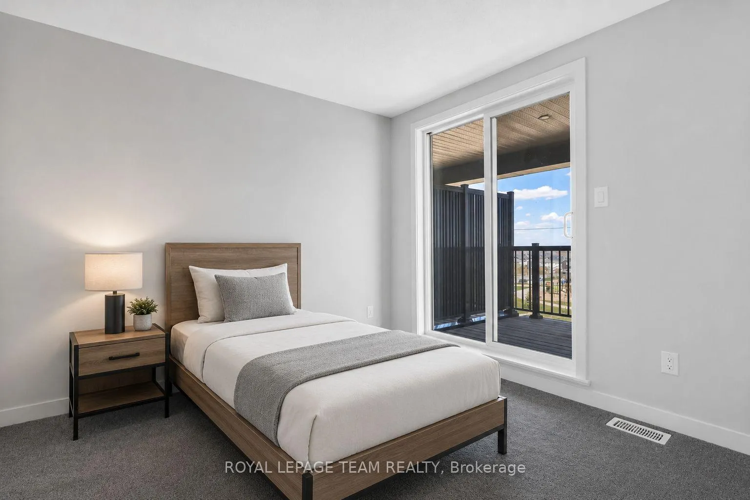 Photo 18 of 416 Parnian Private, Ottawa, Barrhaven - Half Moon Bay — HOMEH