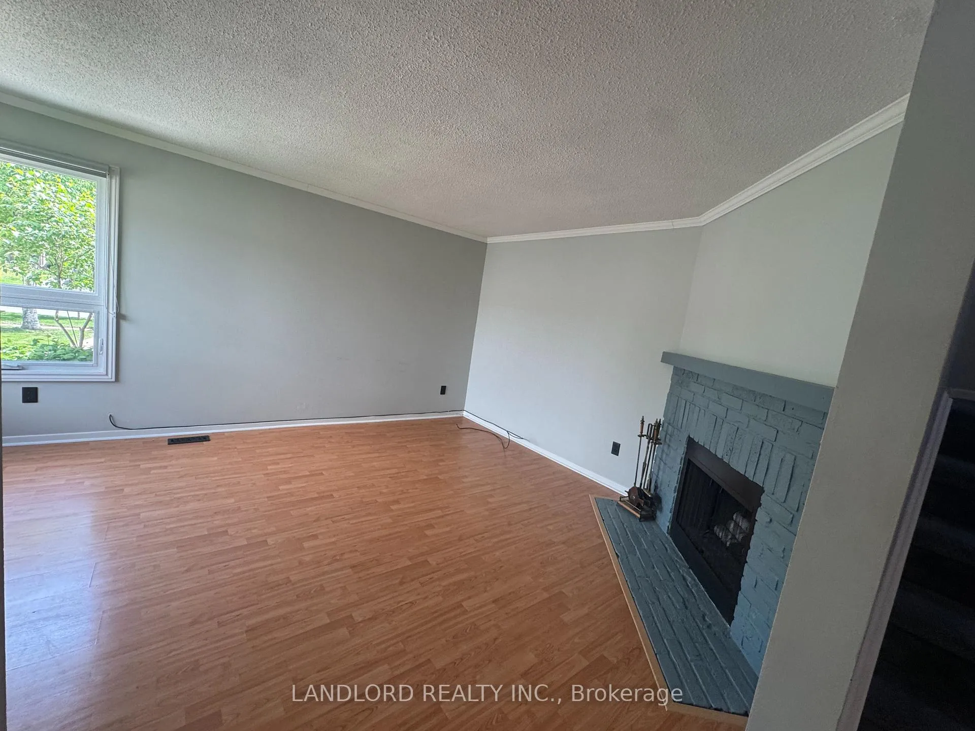 Photo 4 of 833 Laurier Avenue, Milton, Timberlea — HOMEH