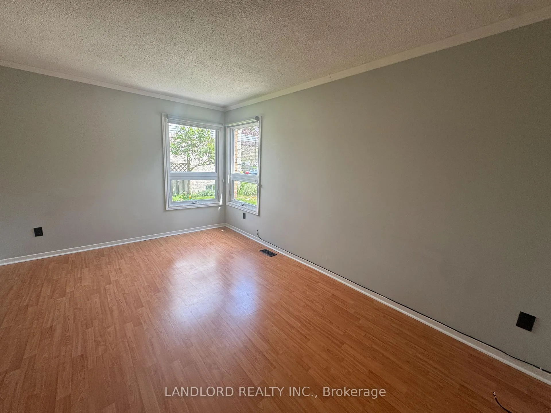 Photo 5 of 833 Laurier Avenue, Milton, Timberlea — HOMEH