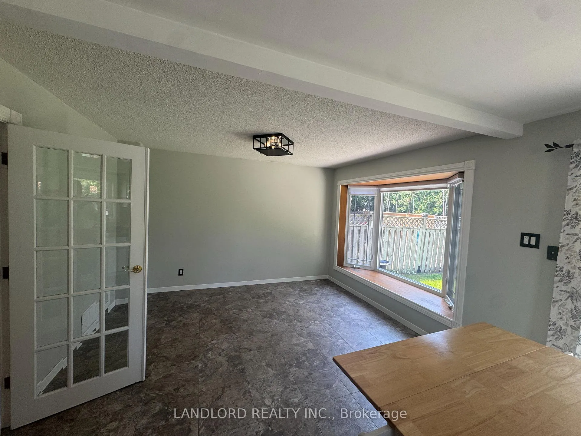 Photo 9 of 833 Laurier Avenue, Milton, Timberlea — HOMEH