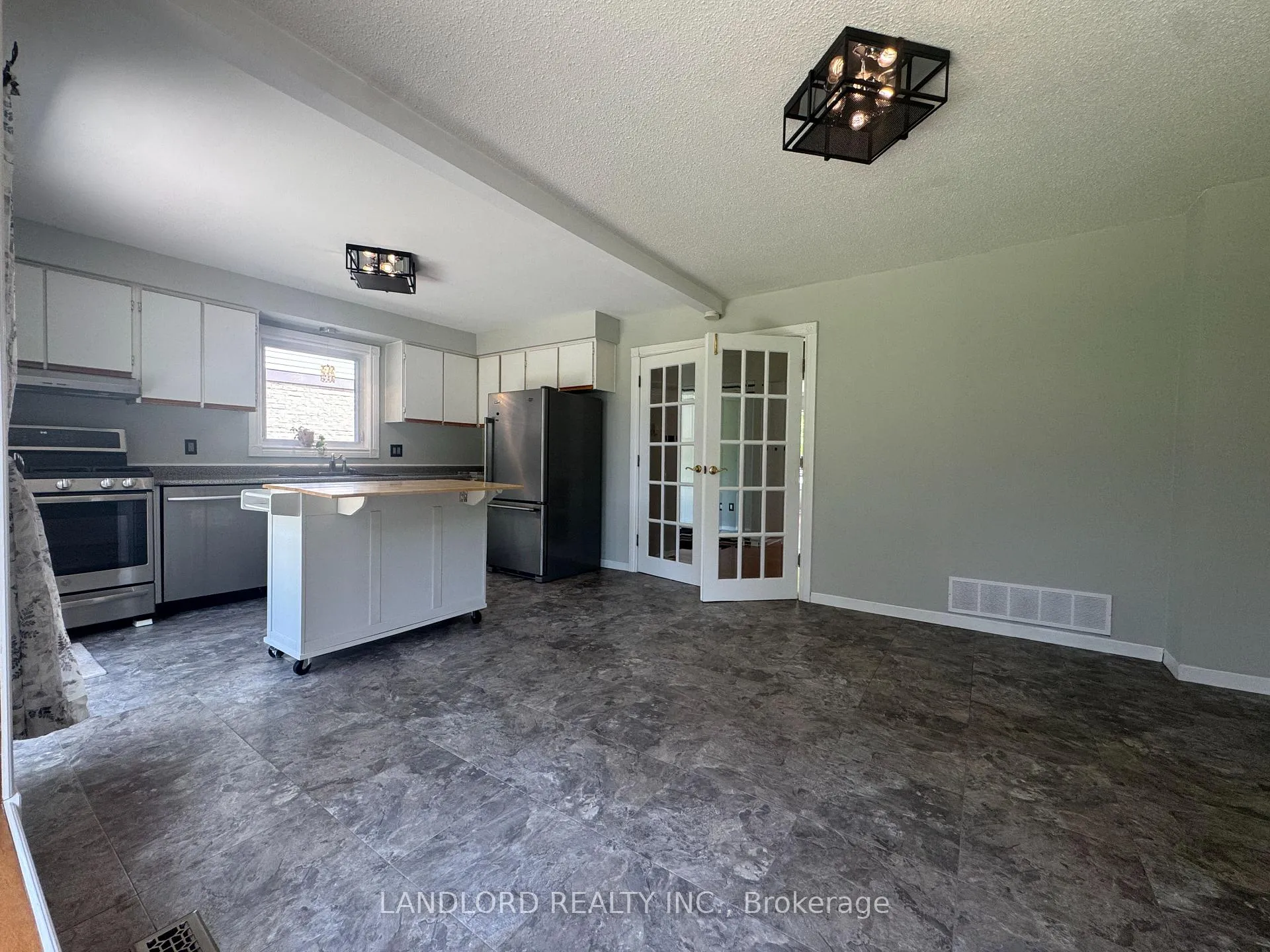 Photo 16 of 833 Laurier Avenue, Milton, Timberlea — HOMEH