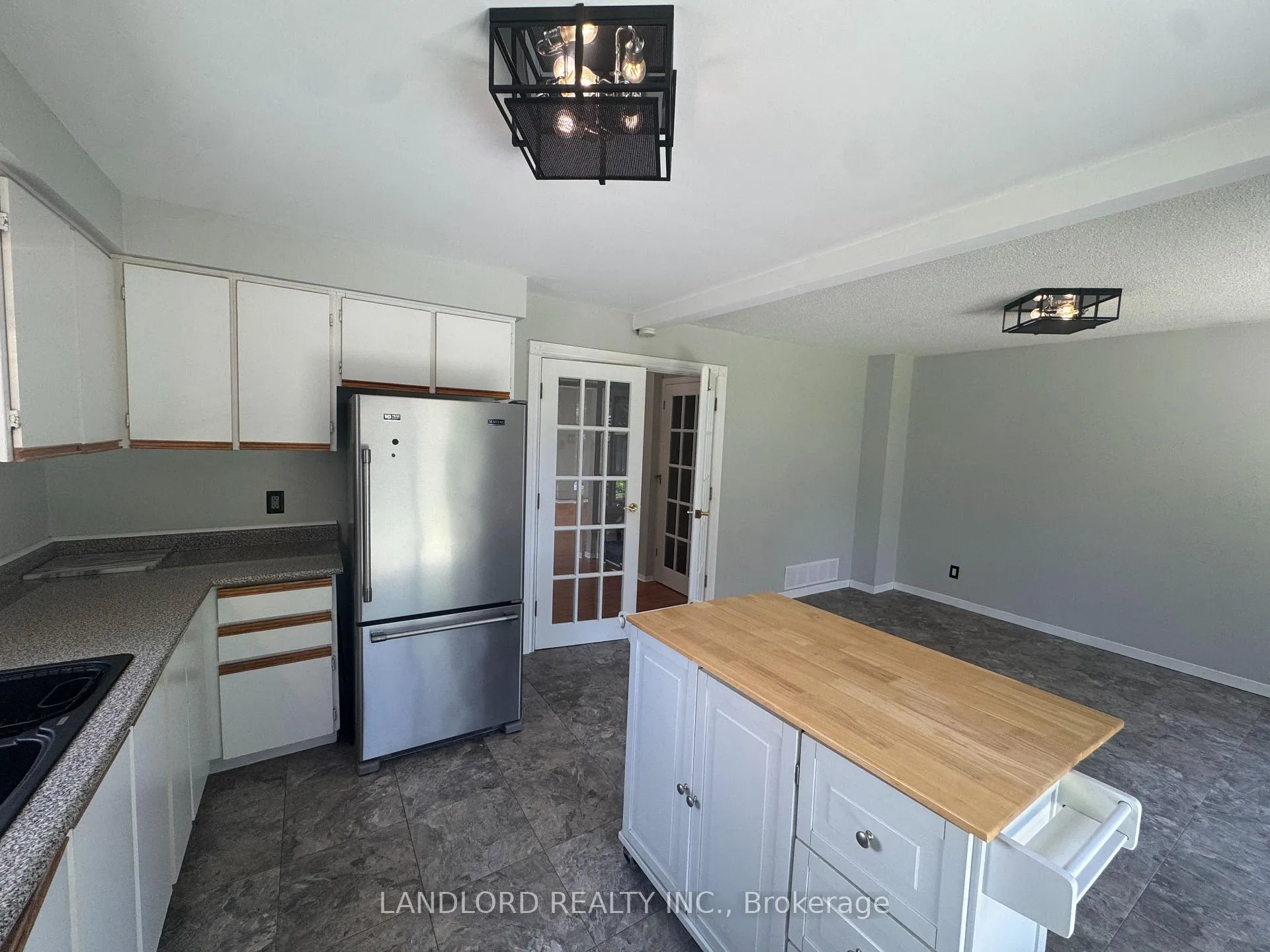 Photo 18 of 833 Laurier Avenue, Milton, Timberlea — HOMEH
