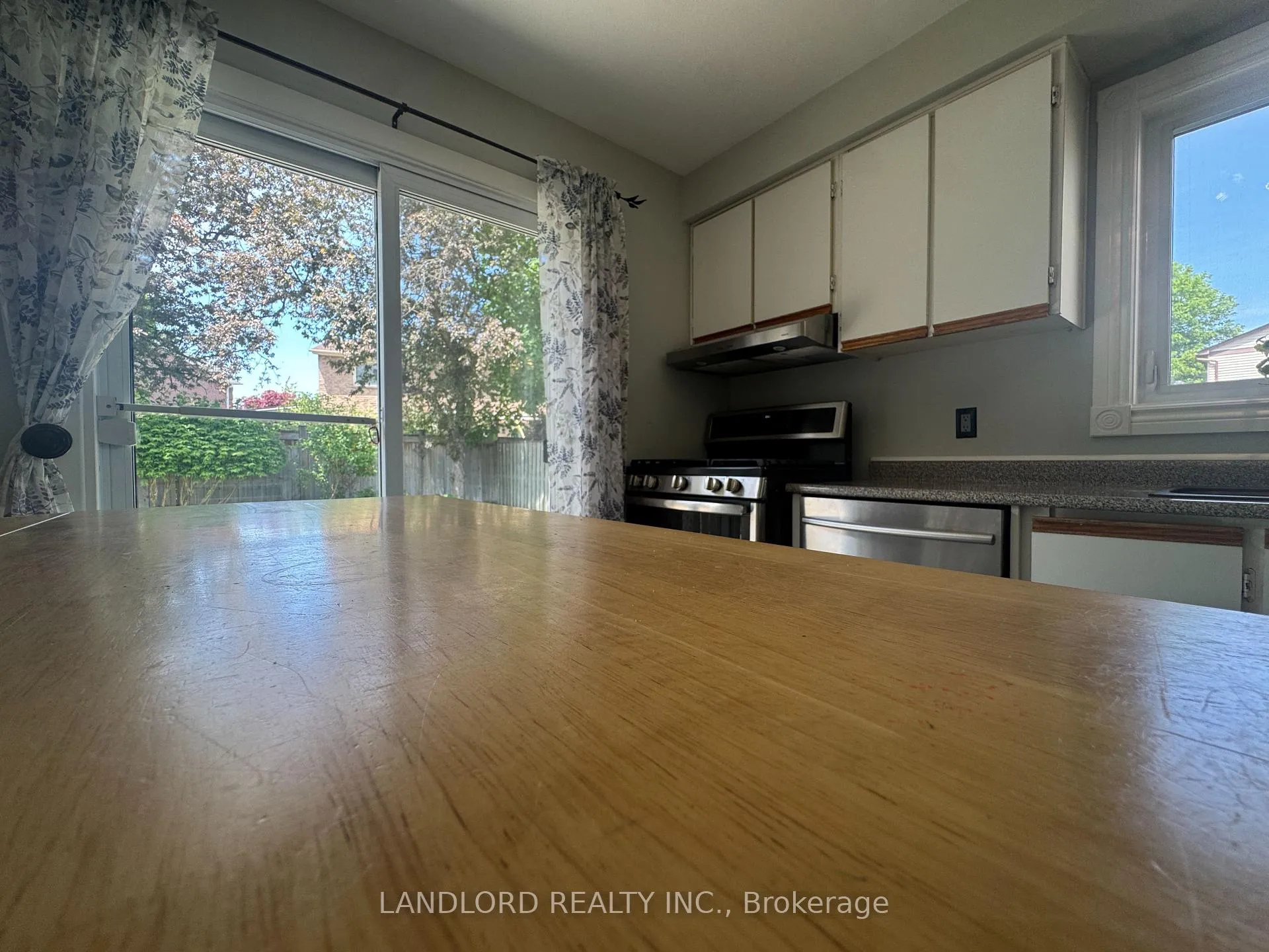 Photo 20 of 833 Laurier Avenue, Milton, Timberlea — HOMEH