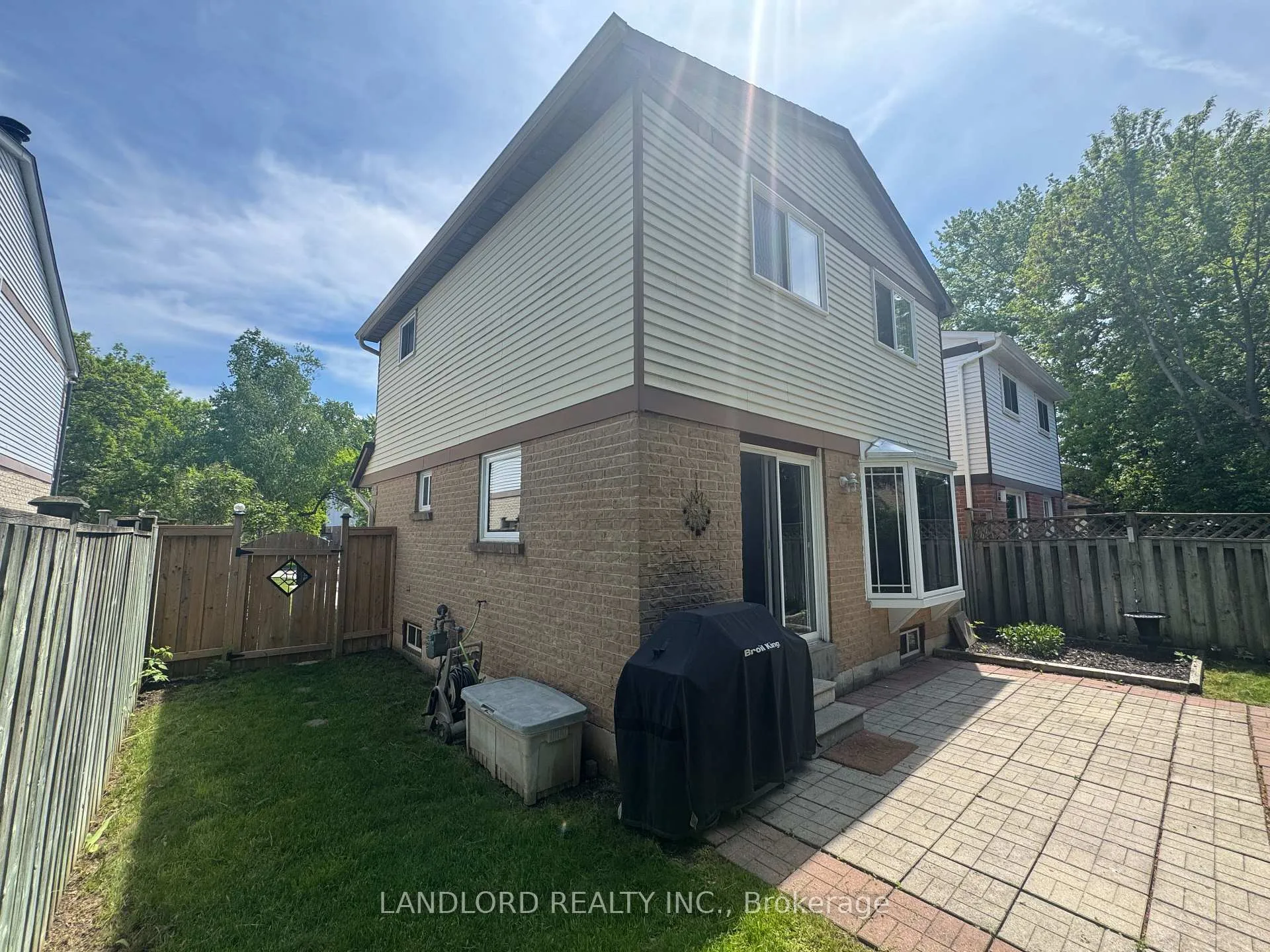 Photo 25 of 833 Laurier Avenue, Milton, Timberlea — HOMEH
