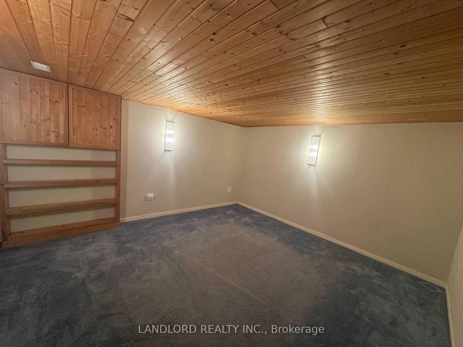 Photo 26 of 833 Laurier Avenue, Milton, Timberlea — HOMEH