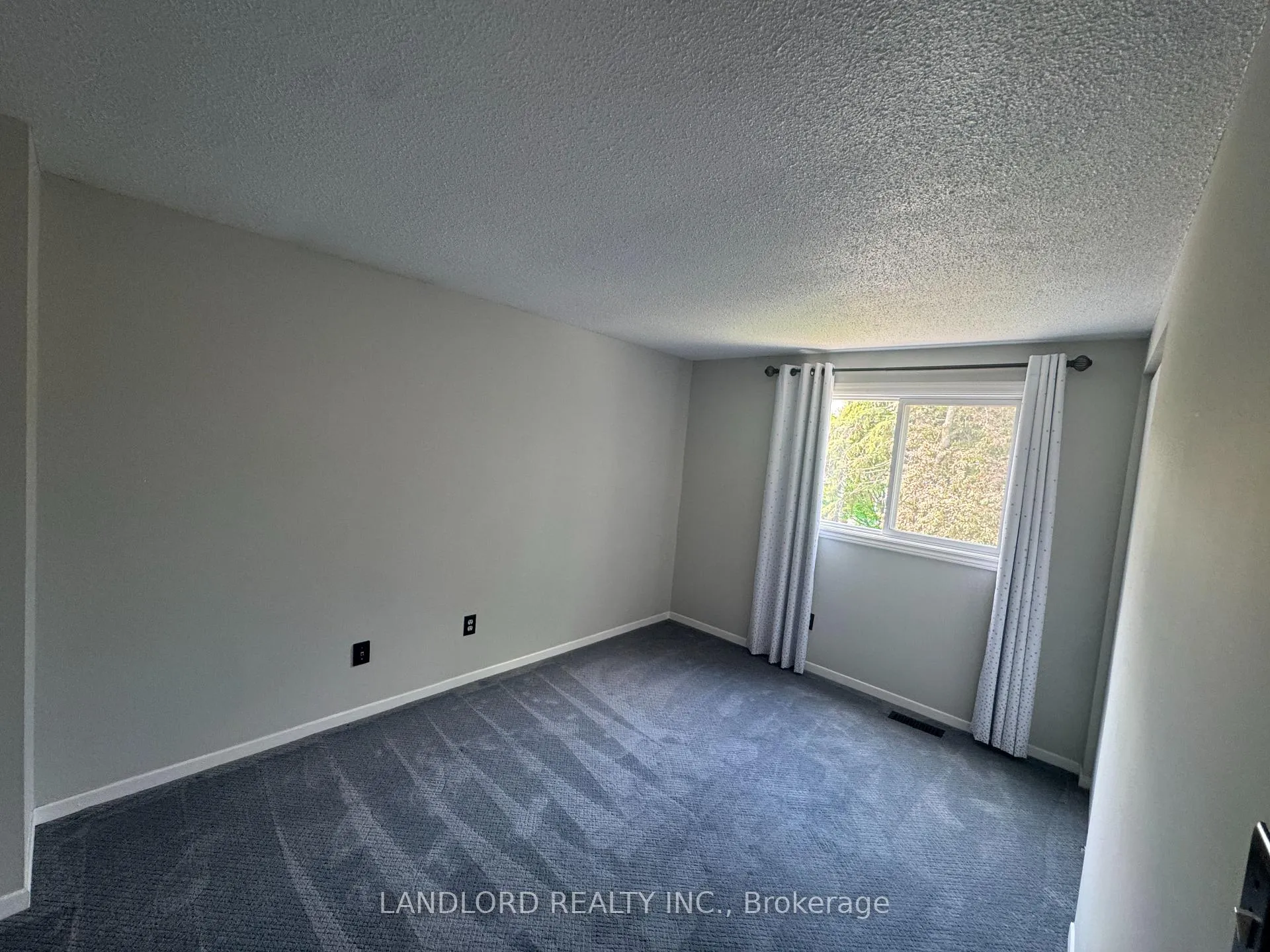 Photo 36 of 833 Laurier Avenue, Milton, Timberlea — HOMEH