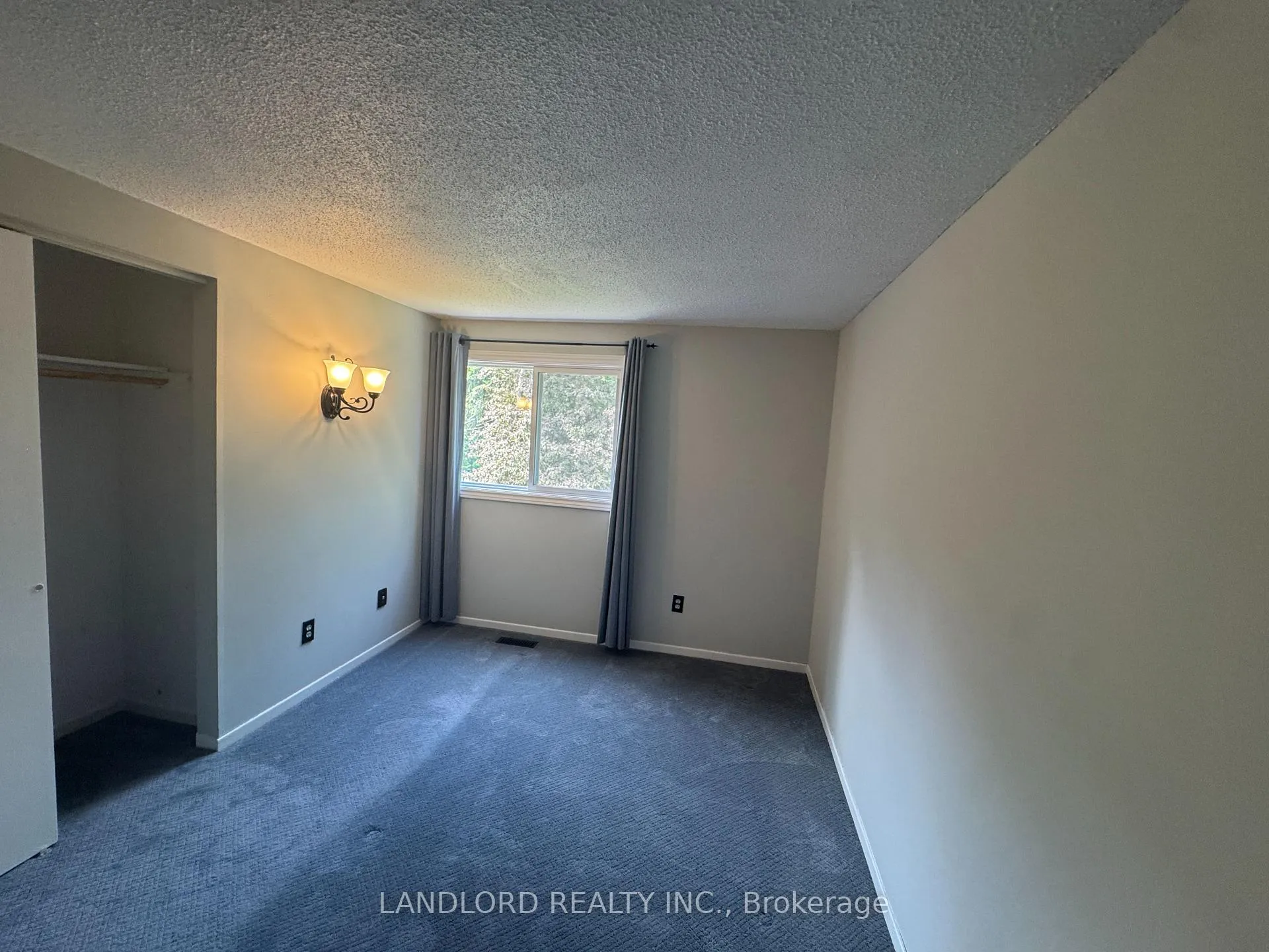 Photo 37 of 833 Laurier Avenue, Milton, Timberlea — HOMEH