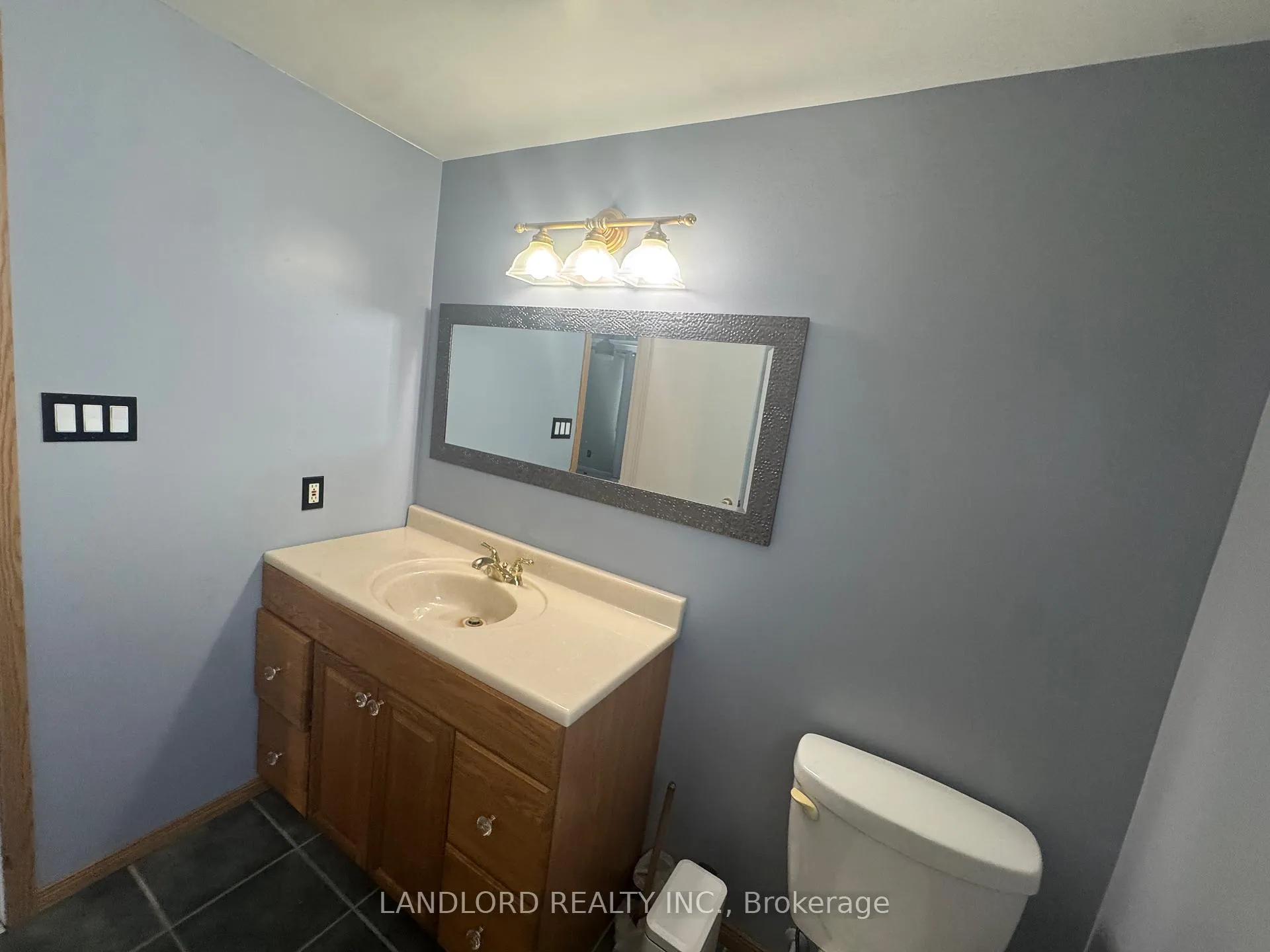 Photo 40 of 833 Laurier Avenue, Milton, Timberlea — HOMEH