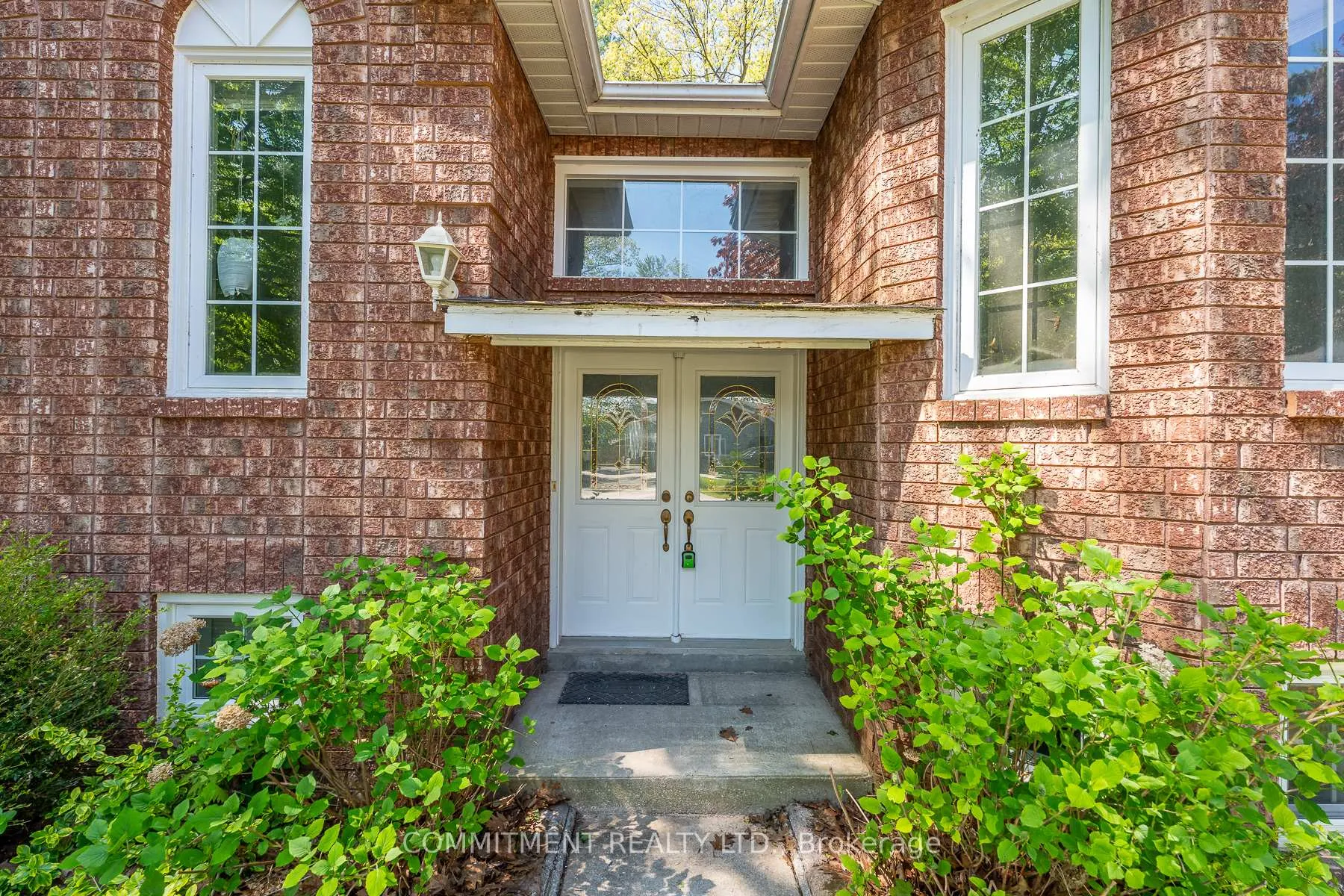 Photo 3 of 39 Downer Crescent, Wasaga Beach — HOMEH