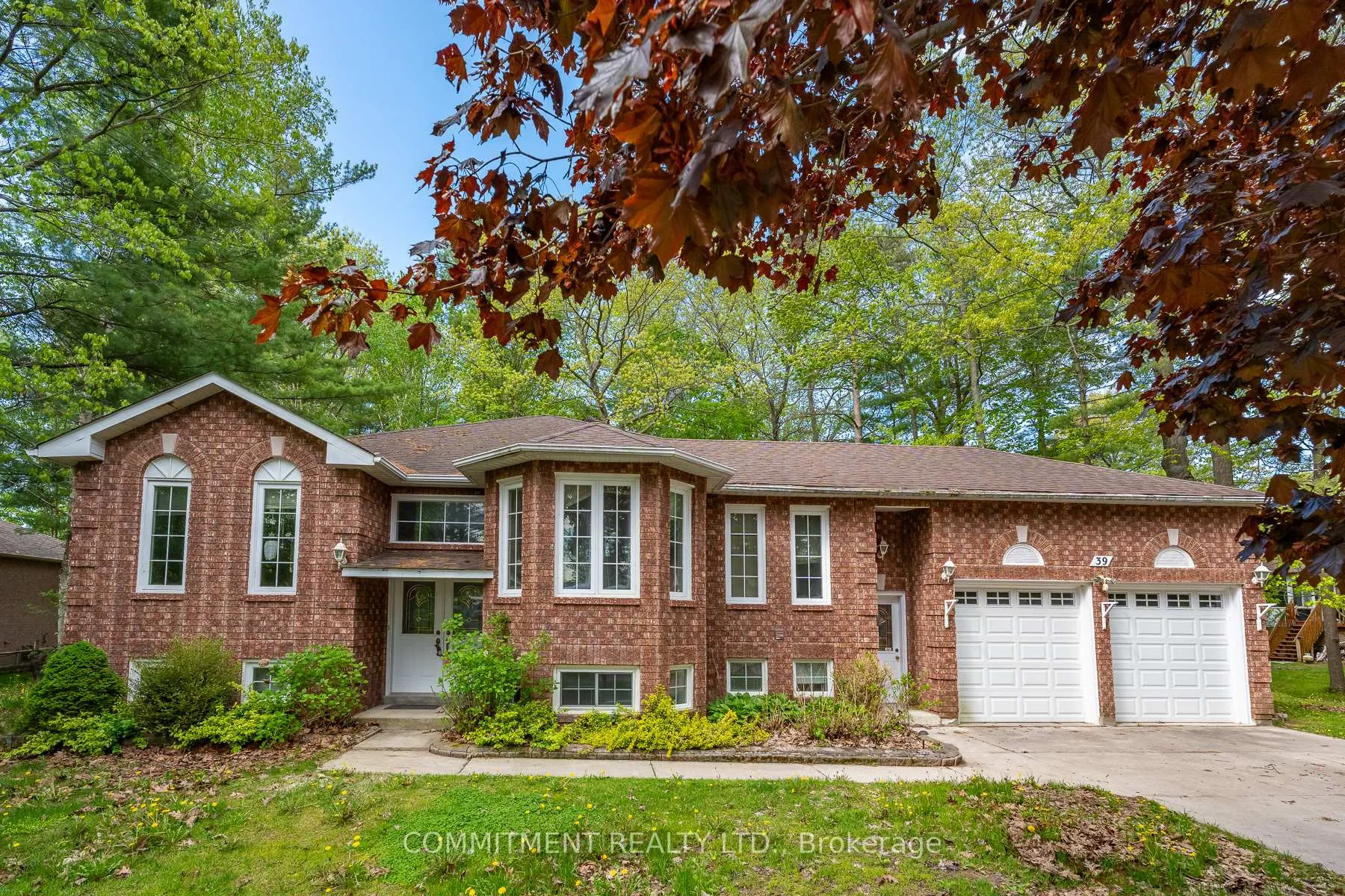 Photo 4 of 39 Downer Crescent, Wasaga Beach — HOMEH
